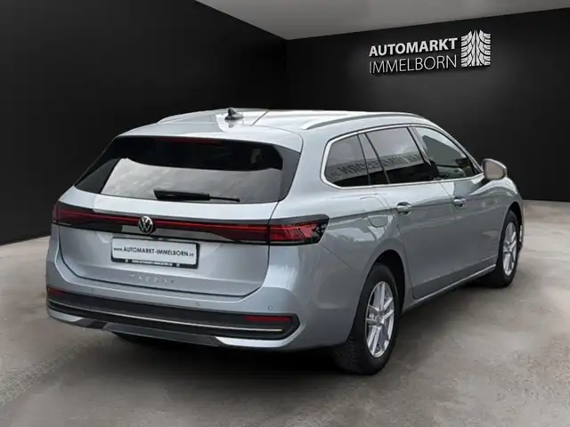 Volkswagen Passat view 9