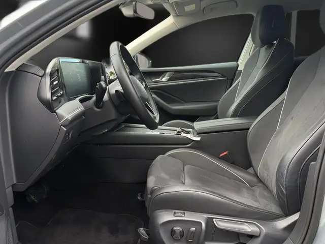 Volkswagen Passat view 12