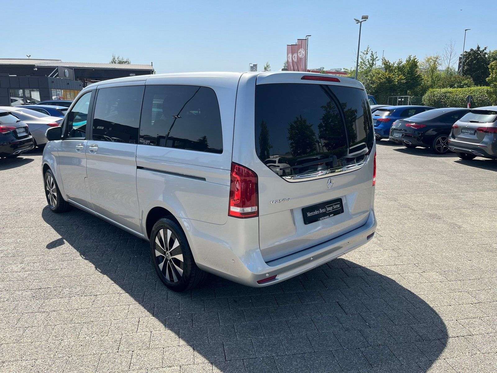 Mercedes-Benz V 250