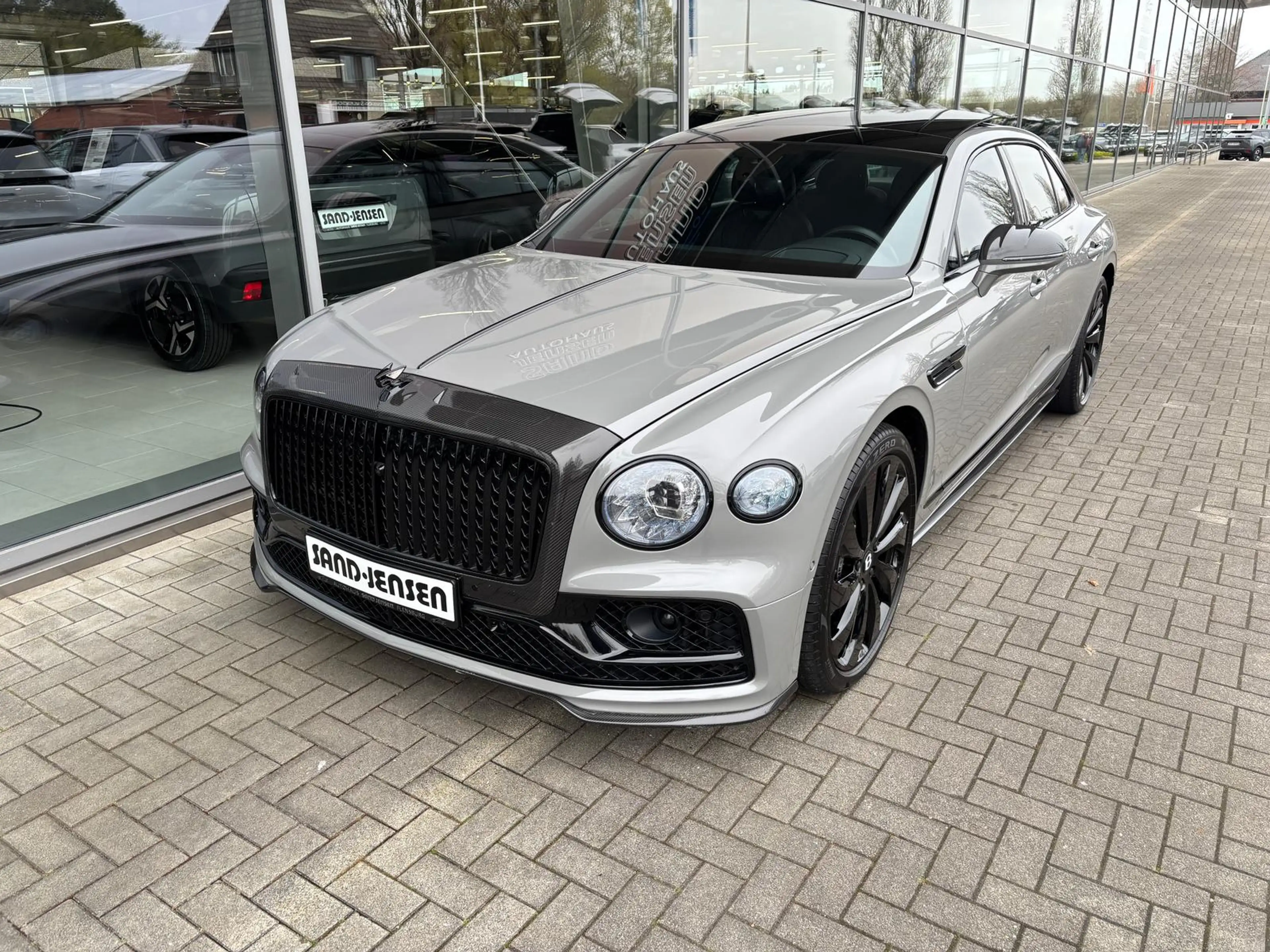 Bentley Flying Spur W12 Mansory Exclusive Black Line B&O — photo 2