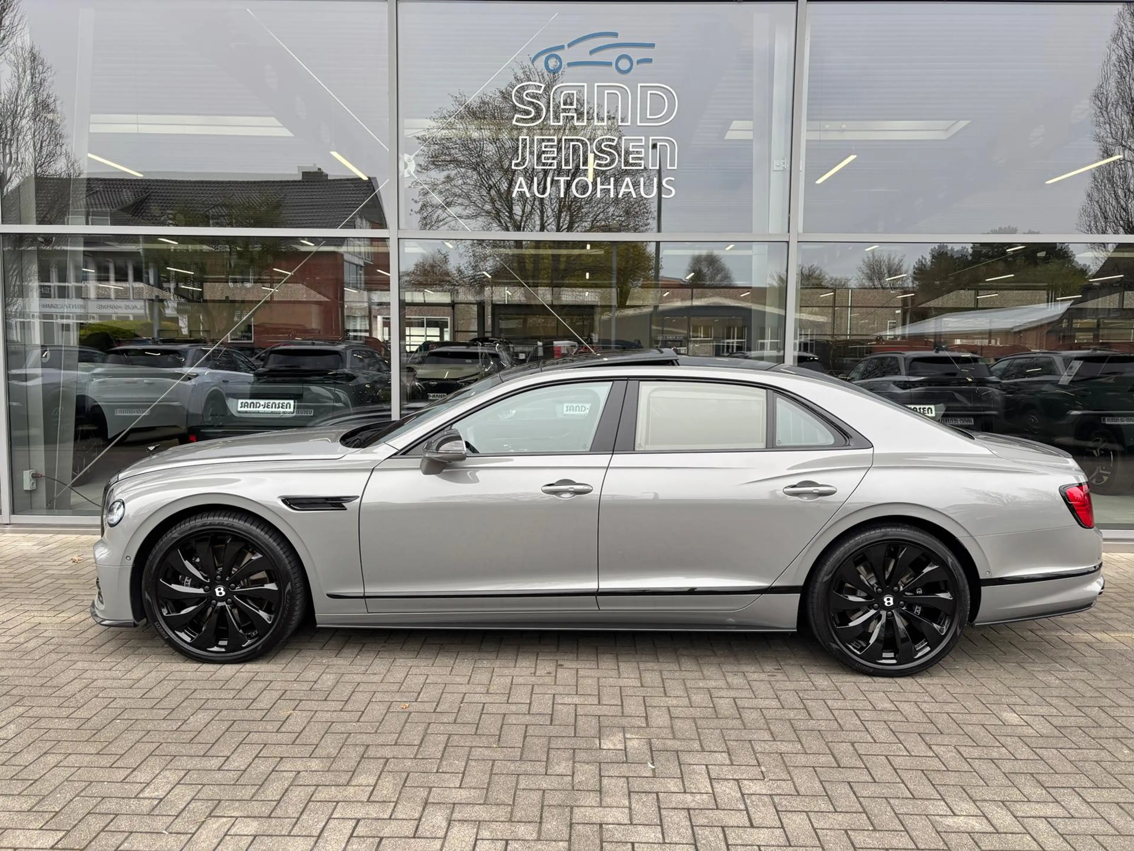 Bentley Flying Spur W12 Mansory Exclusive Black Line B&O — photo 3