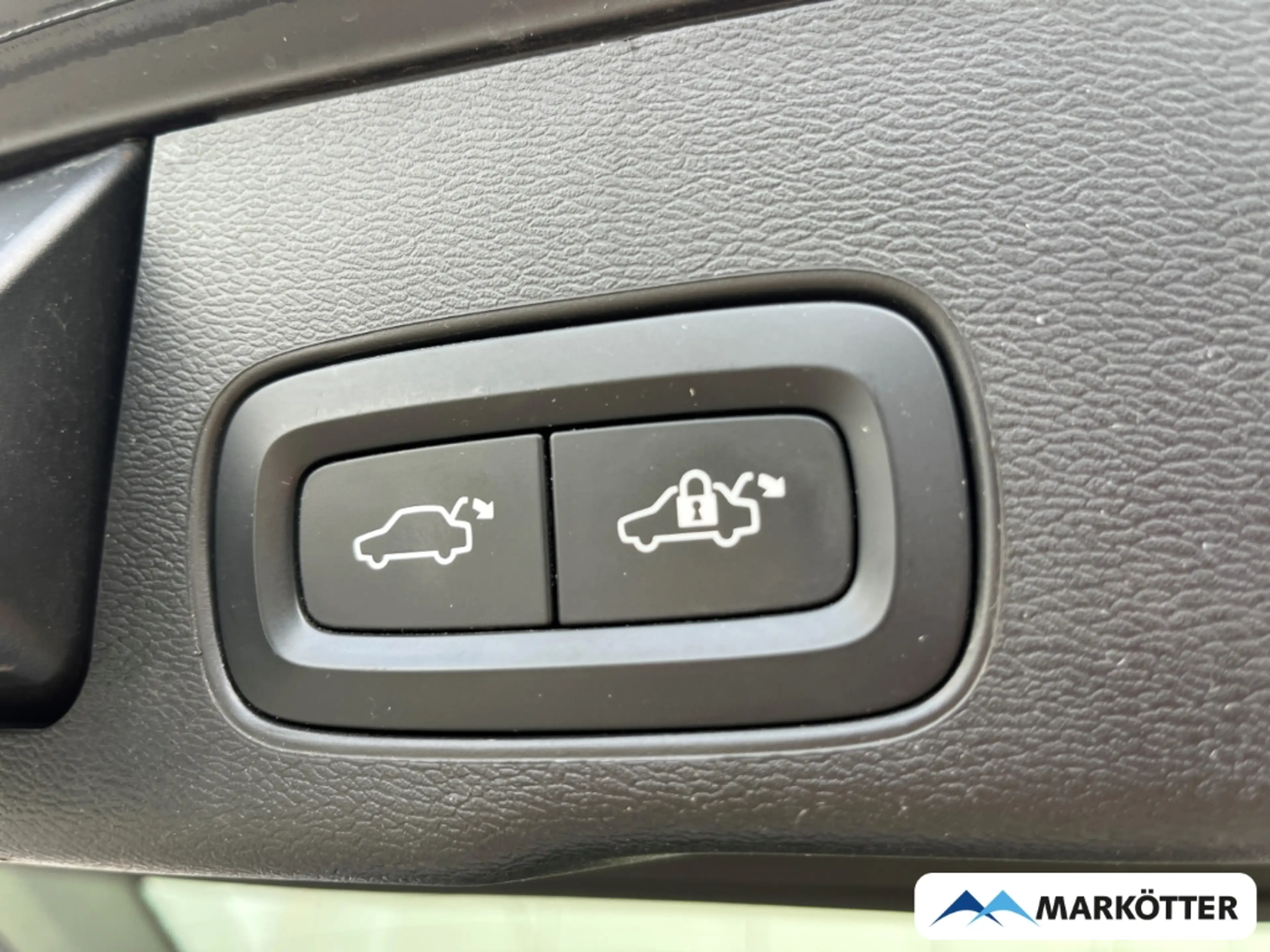 Volvo XC60 T6 AWD Recharge Plus Dark ACC/AHK/Luft/HUD — photo 9