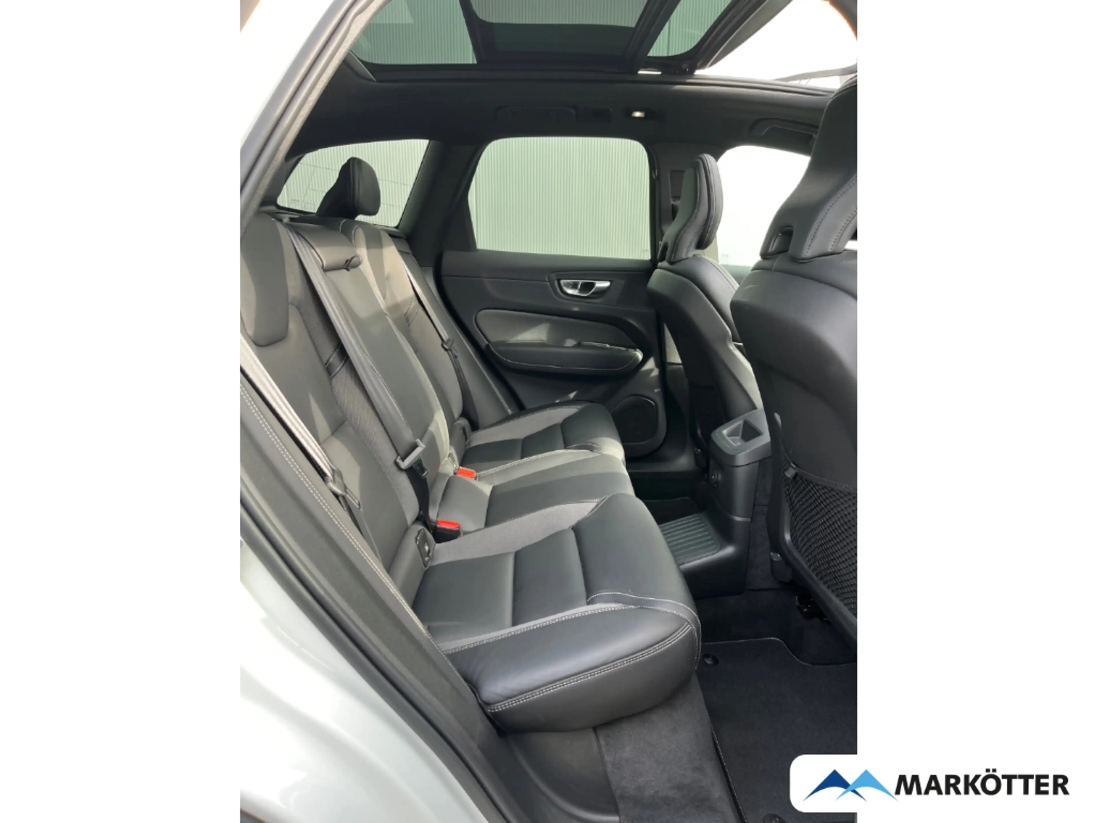 Volvo XC60 T6 AWD Recharge Plus Dark ACC/AHK/Luft/HUD — photo 12