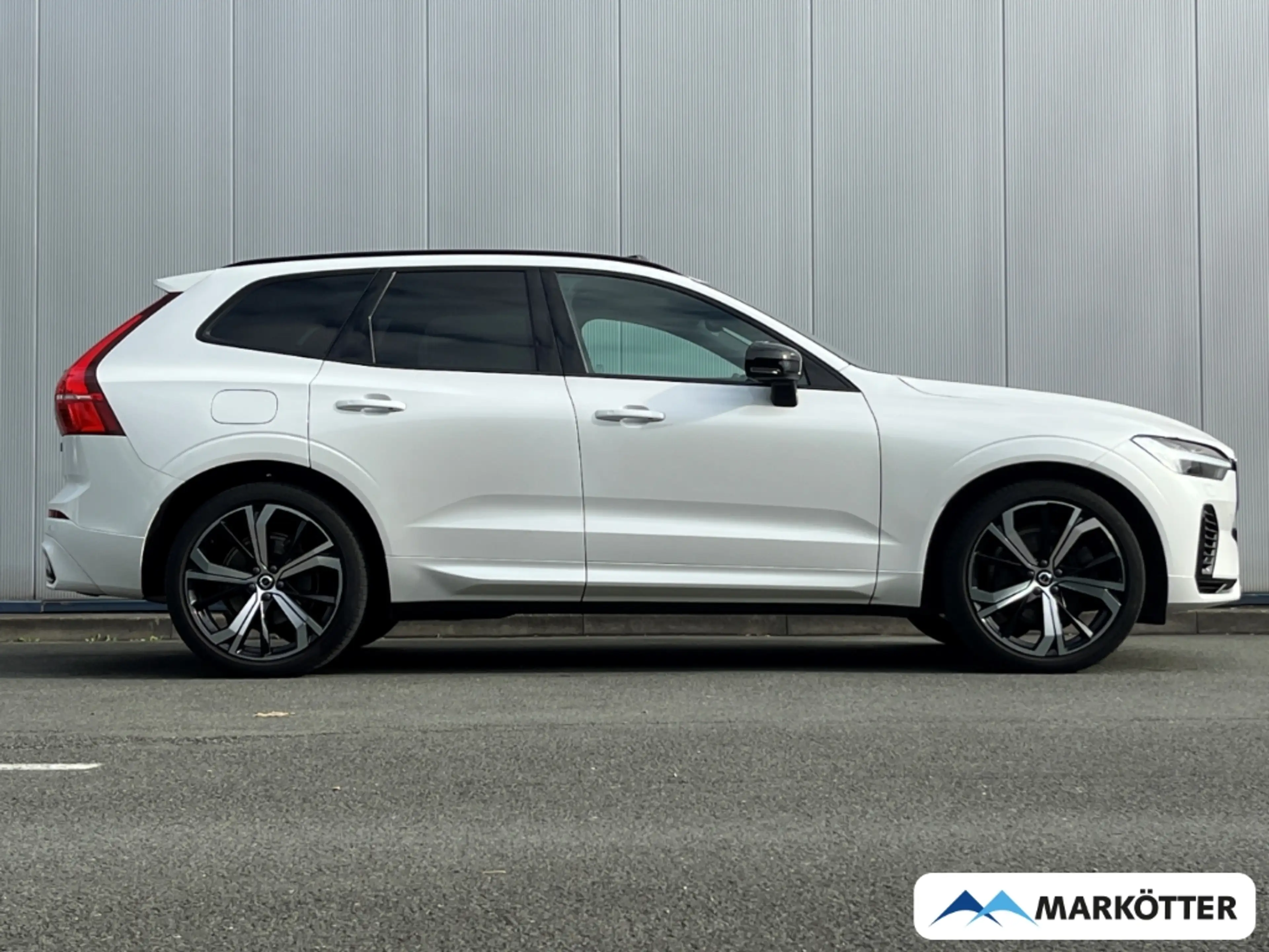 Volvo XC60 T6 AWD Recharge Plus Dark ACC/AHK/Luft/HUD — photo 5