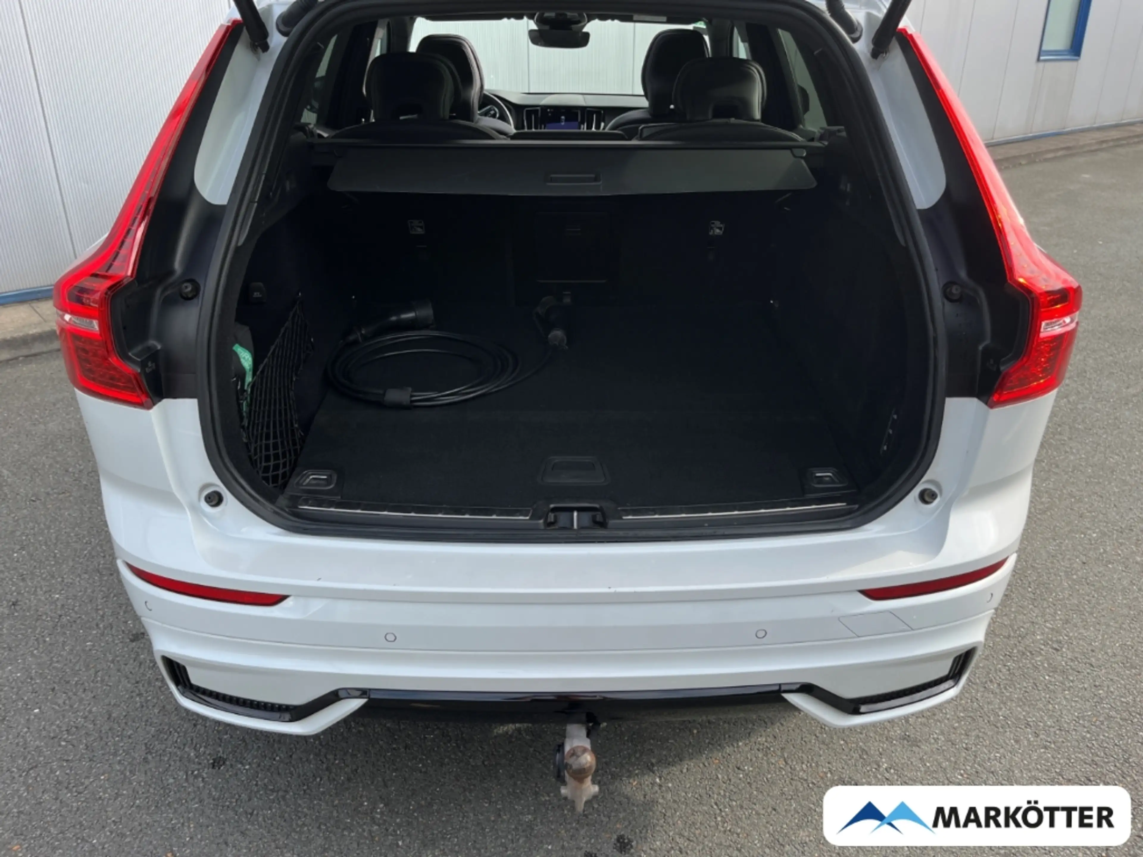 Volvo XC60 T6 AWD Recharge Plus Dark ACC/AHK/Luft/HUD — photo 8