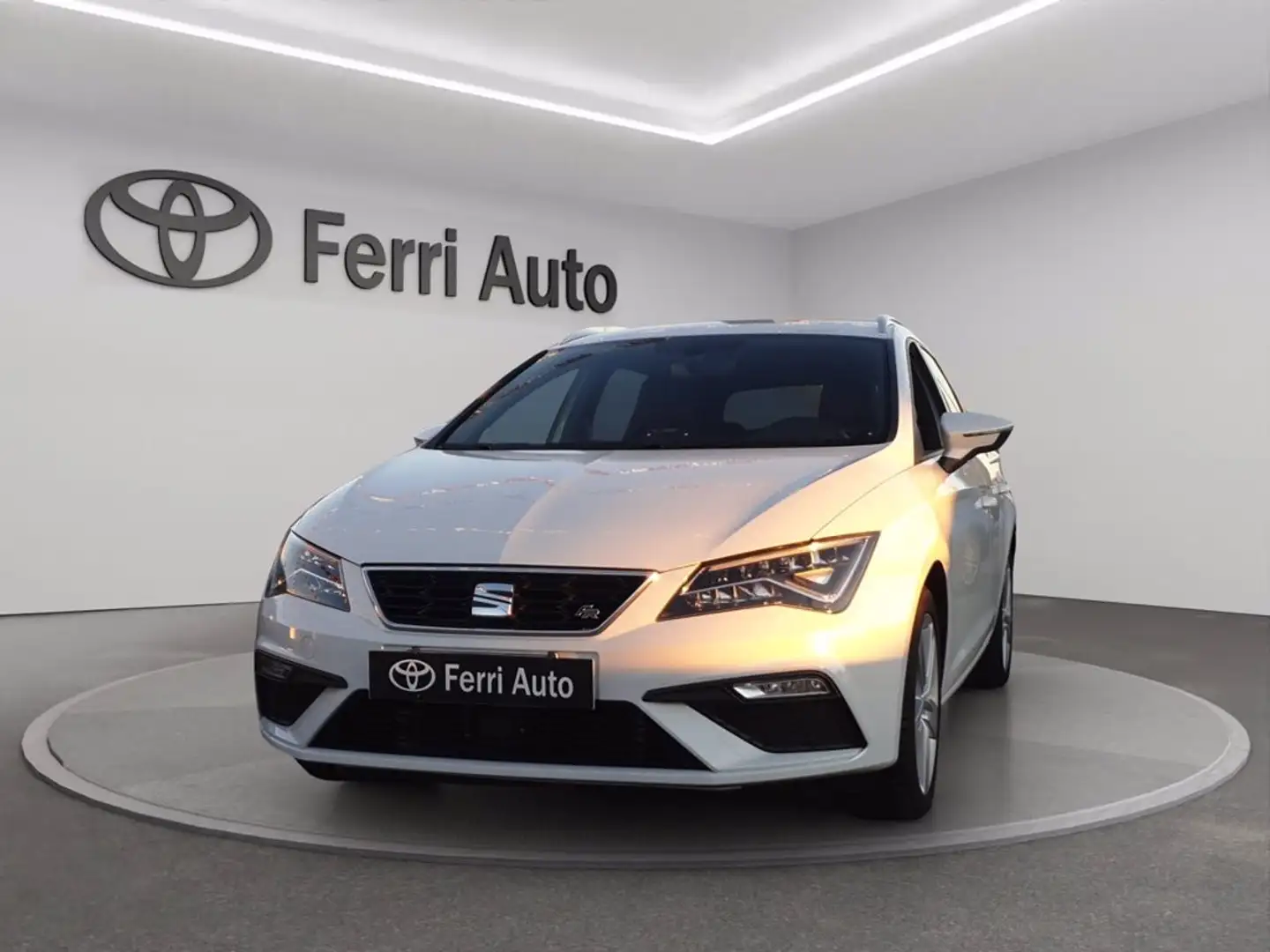 SEAT Leon st 1.6 tdi fr 115cv dsg Wit - 1