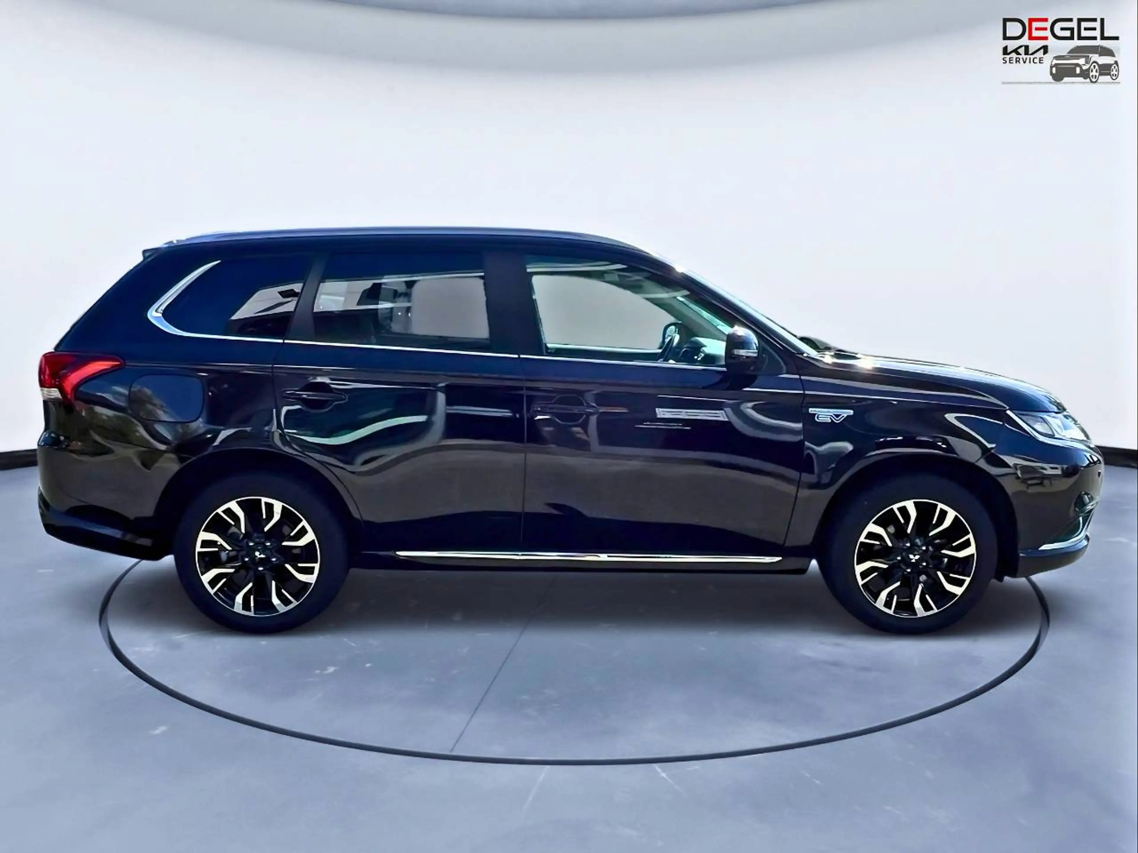 Mitsubishi Outlander PHEV Top 4WD AHK — photo 6