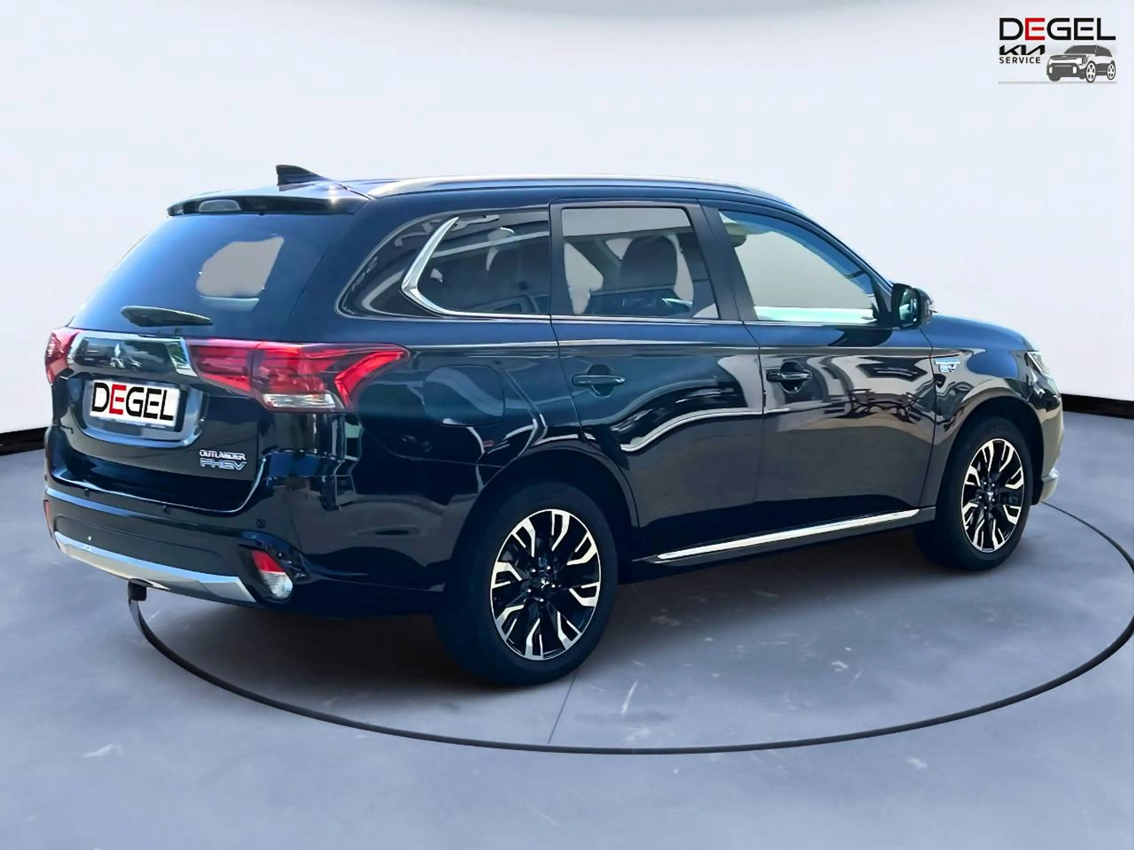 Mitsubishi Outlander PHEV Top 4WD AHK — photo 5