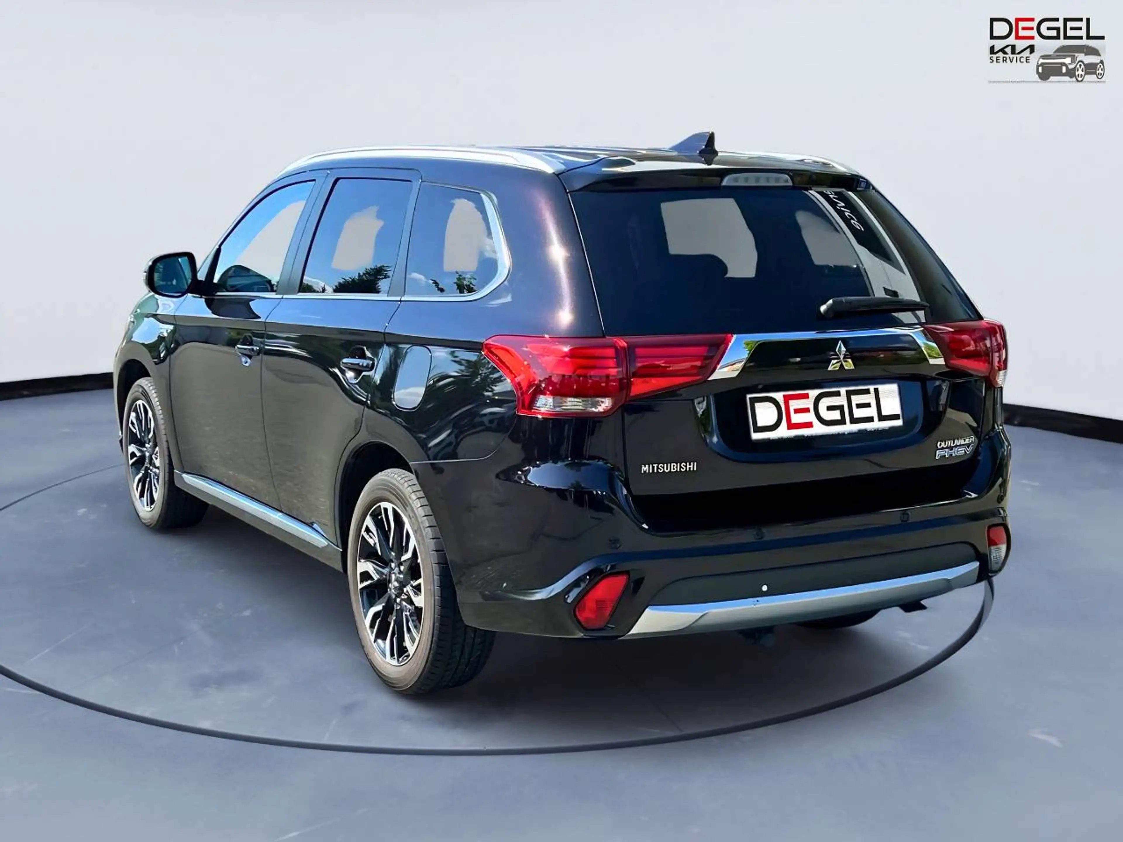 Mitsubishi Outlander PHEV Top 4WD AHK — photo 3