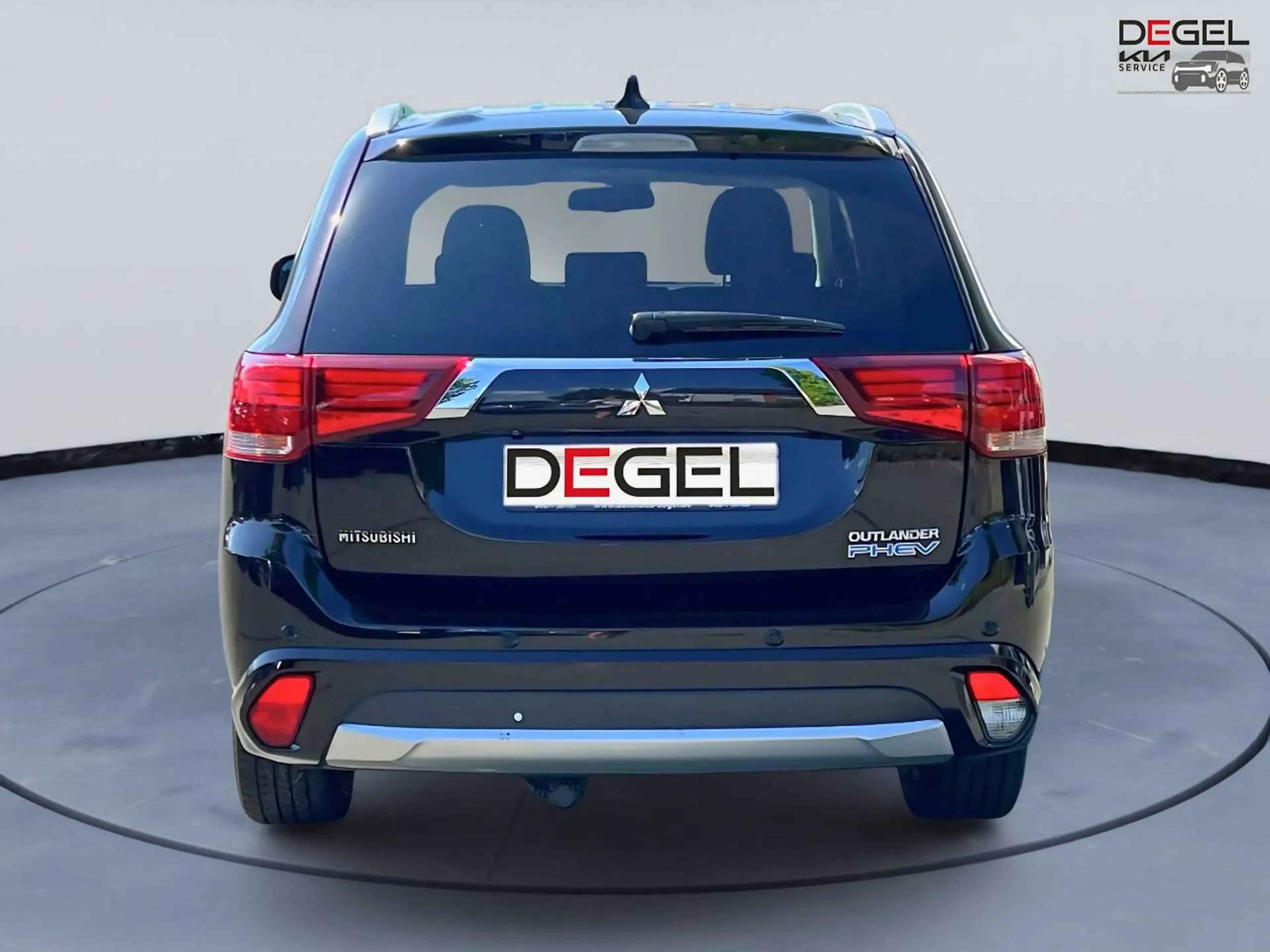 Mitsubishi Outlander PHEV Top 4WD AHK — photo 4