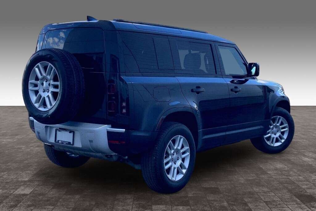 2025 Land Rover Defender 110 P300 S AWD | LEATHER | PANO ROOF | LOW KMS thumb 8