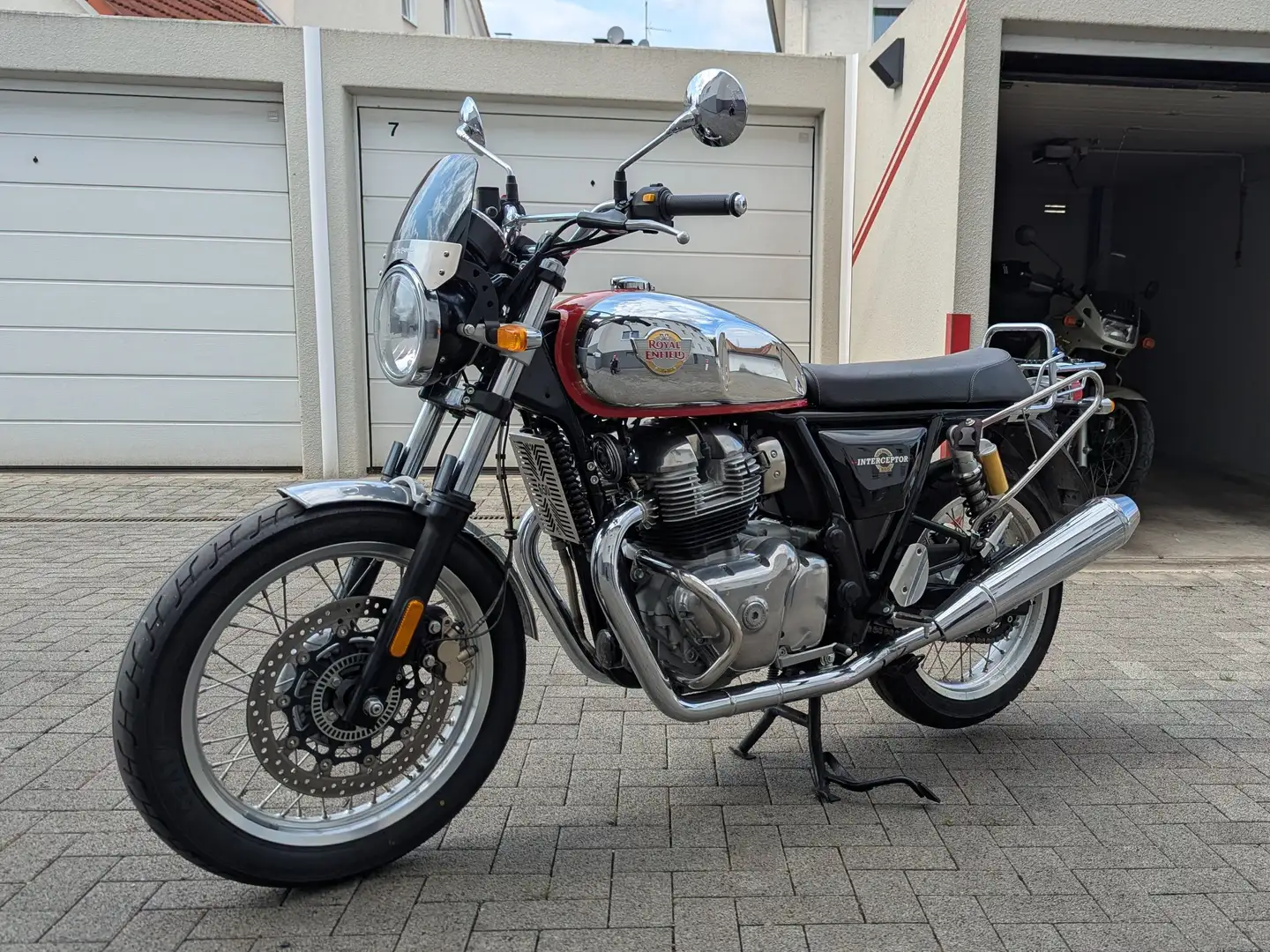 Royal Enfield Interceptor Contonental GT 650 Fekete - 1