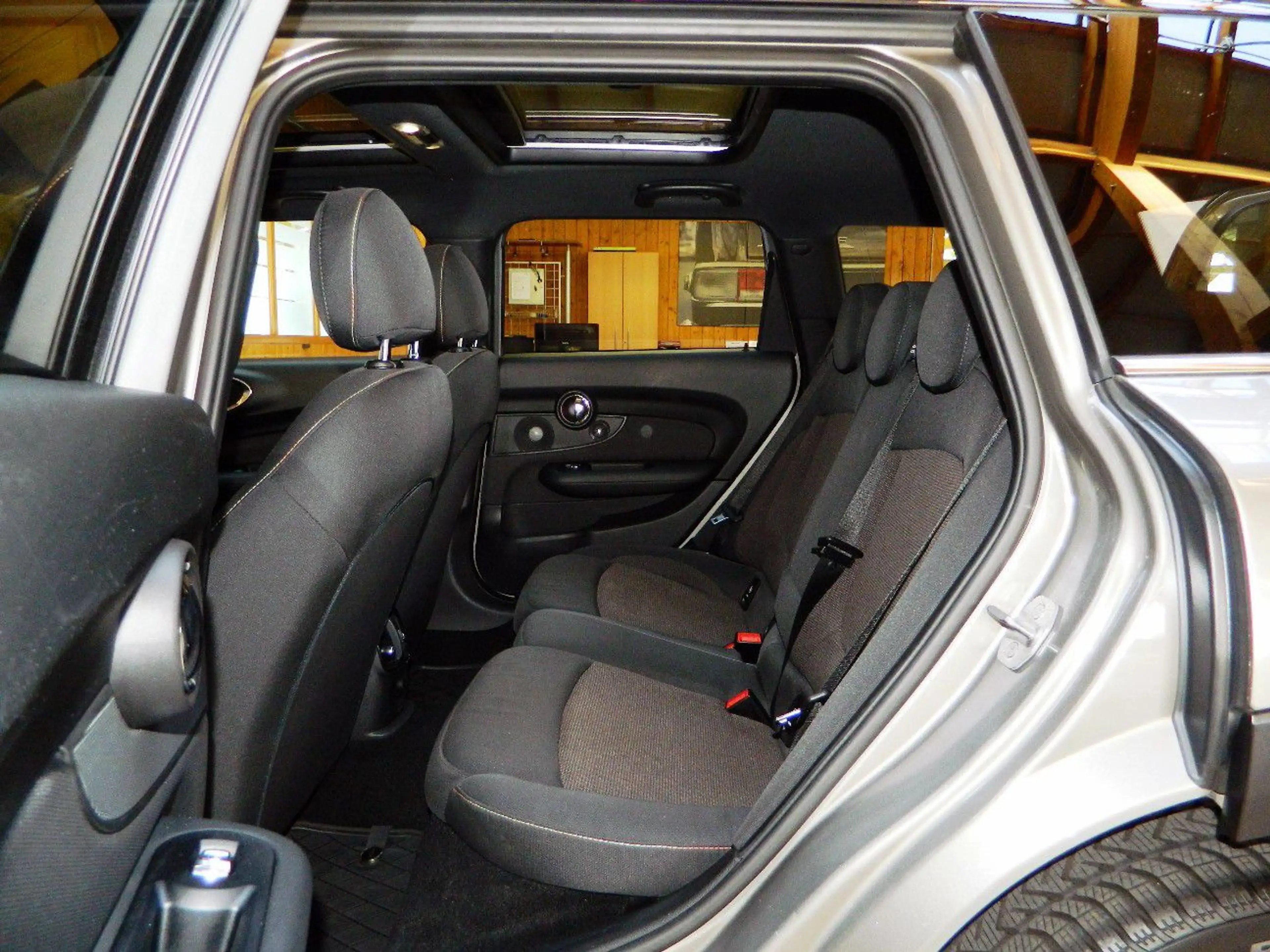 MINI Cooper D Clubman Clubman Cooper D Autom. Pepper/LED/Navi/ACC/H&K — photo 12