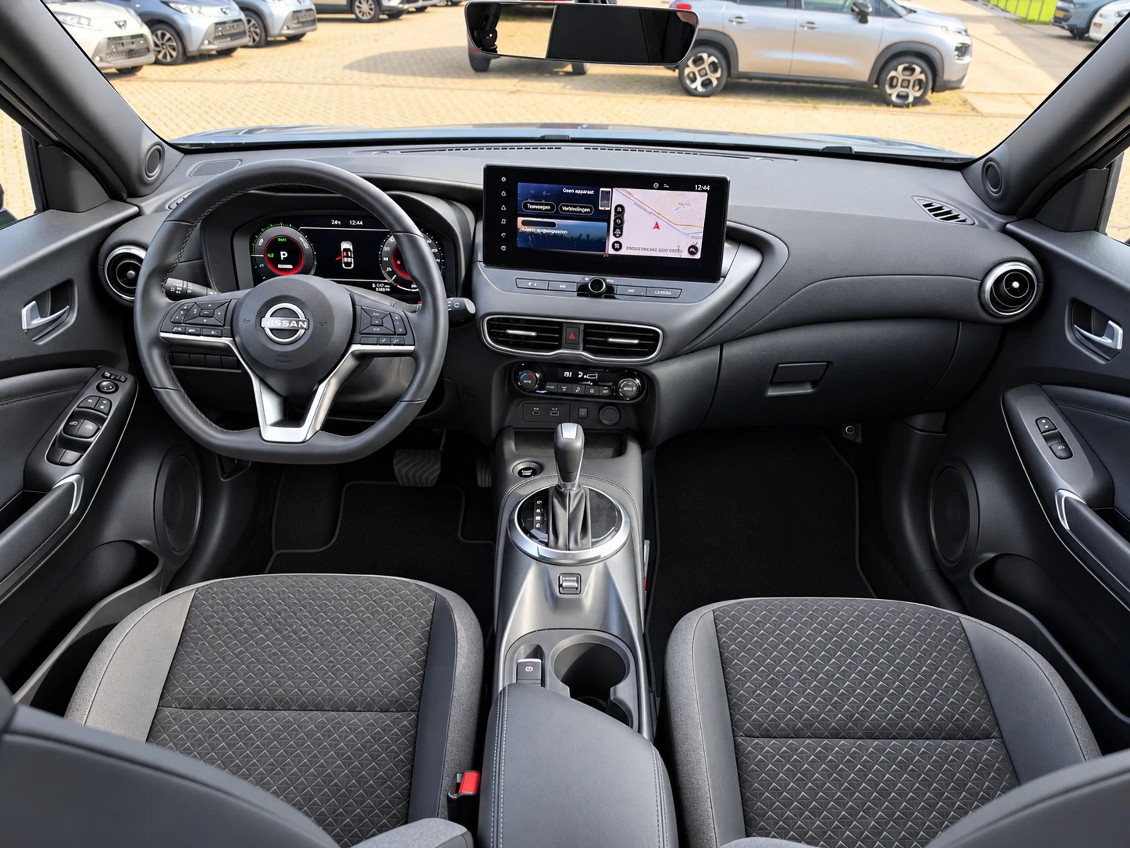 Nissan Juke 1.6 Hybrid N-Connecta, Automaat — photo 6