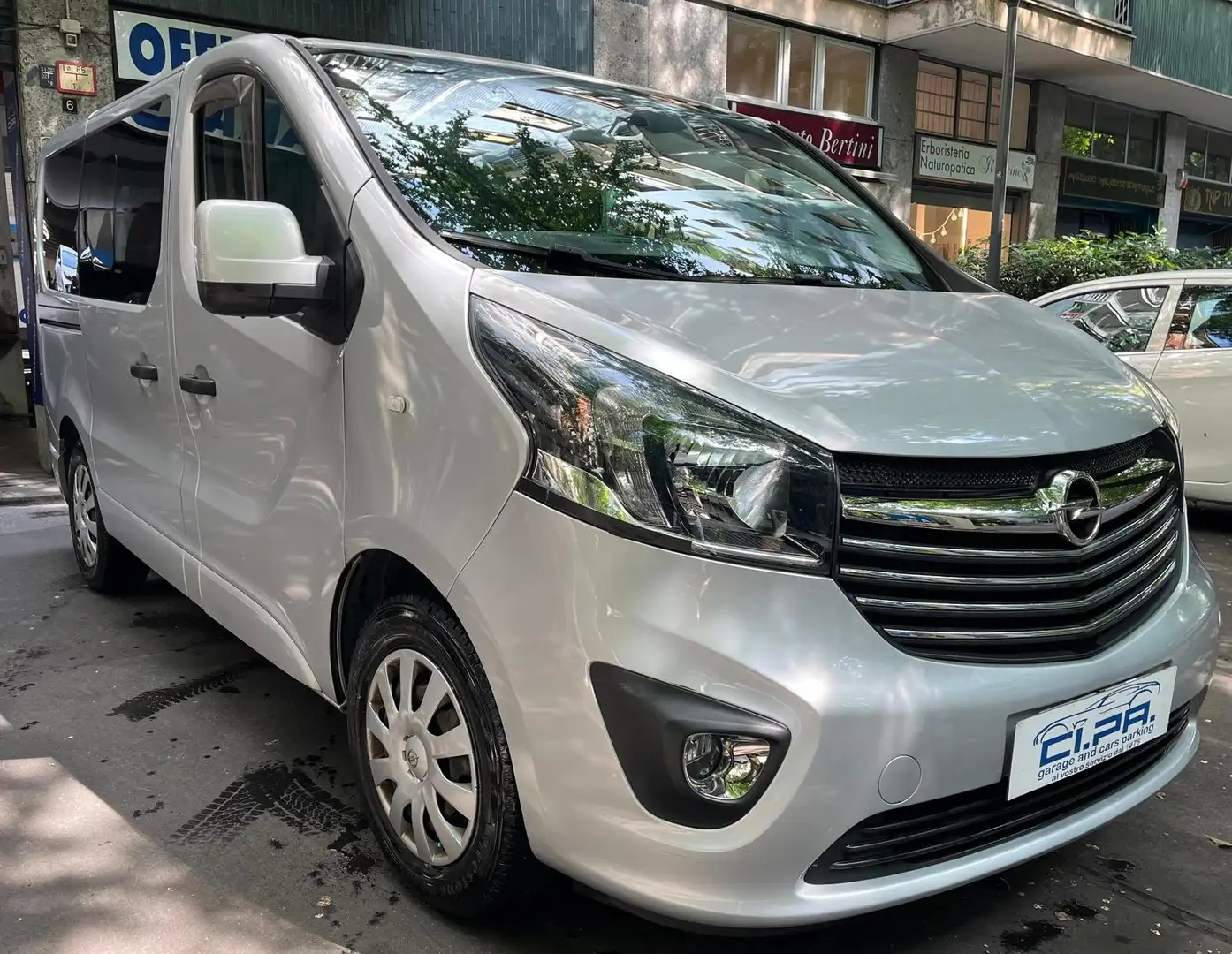 Opel Vivaro 9 POSTI IMMATRICOLATA VETTURA Argento - 1