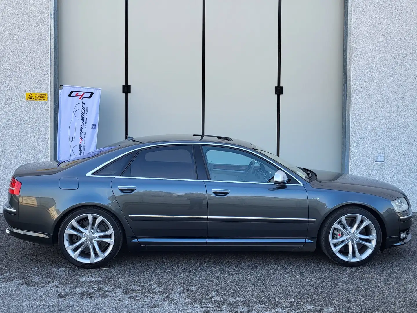 Audi S8 S8 5.2 V10 quattro tiptronic siva - 1