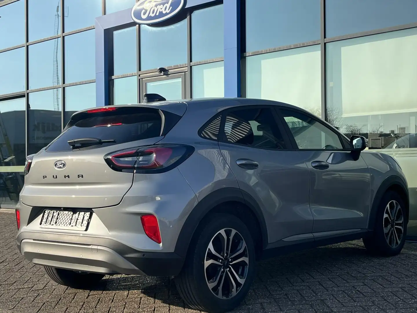 Ford Puma 1.0 EcoBoost Hybrid Titanium NIEUW MODEL!!! 125PK Zilver - 2