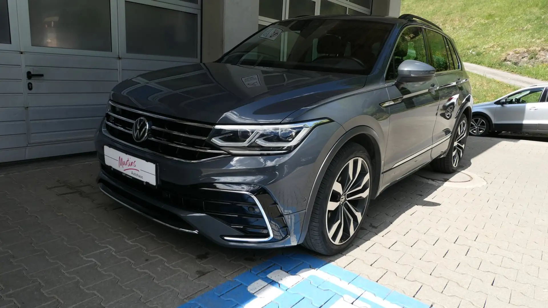 Volkswagen Tiguan R-Line TDI SCR 4MOTION DSG Grau - 1