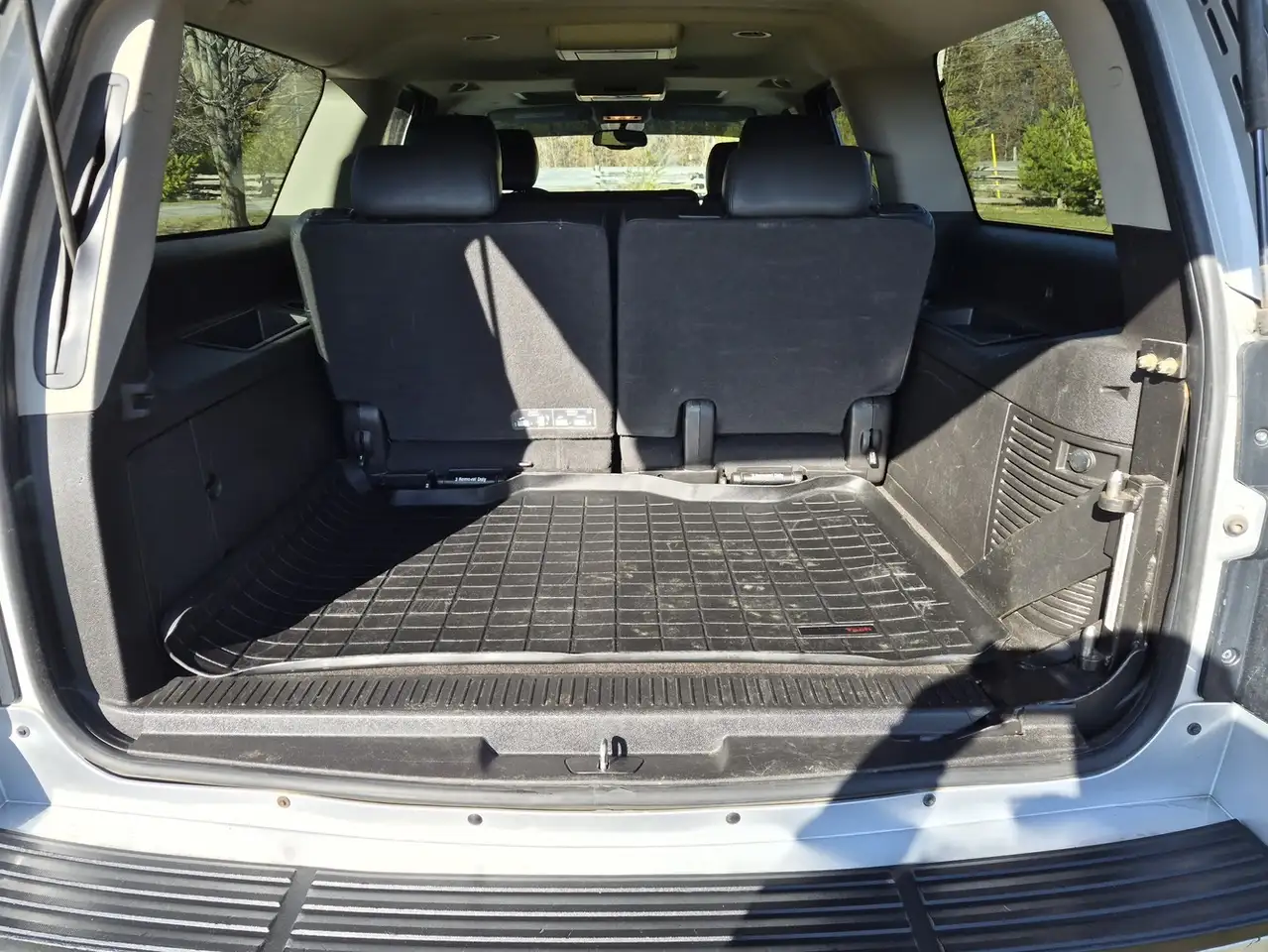 Chevrolet Suburban снимка Chevrolet Suburban