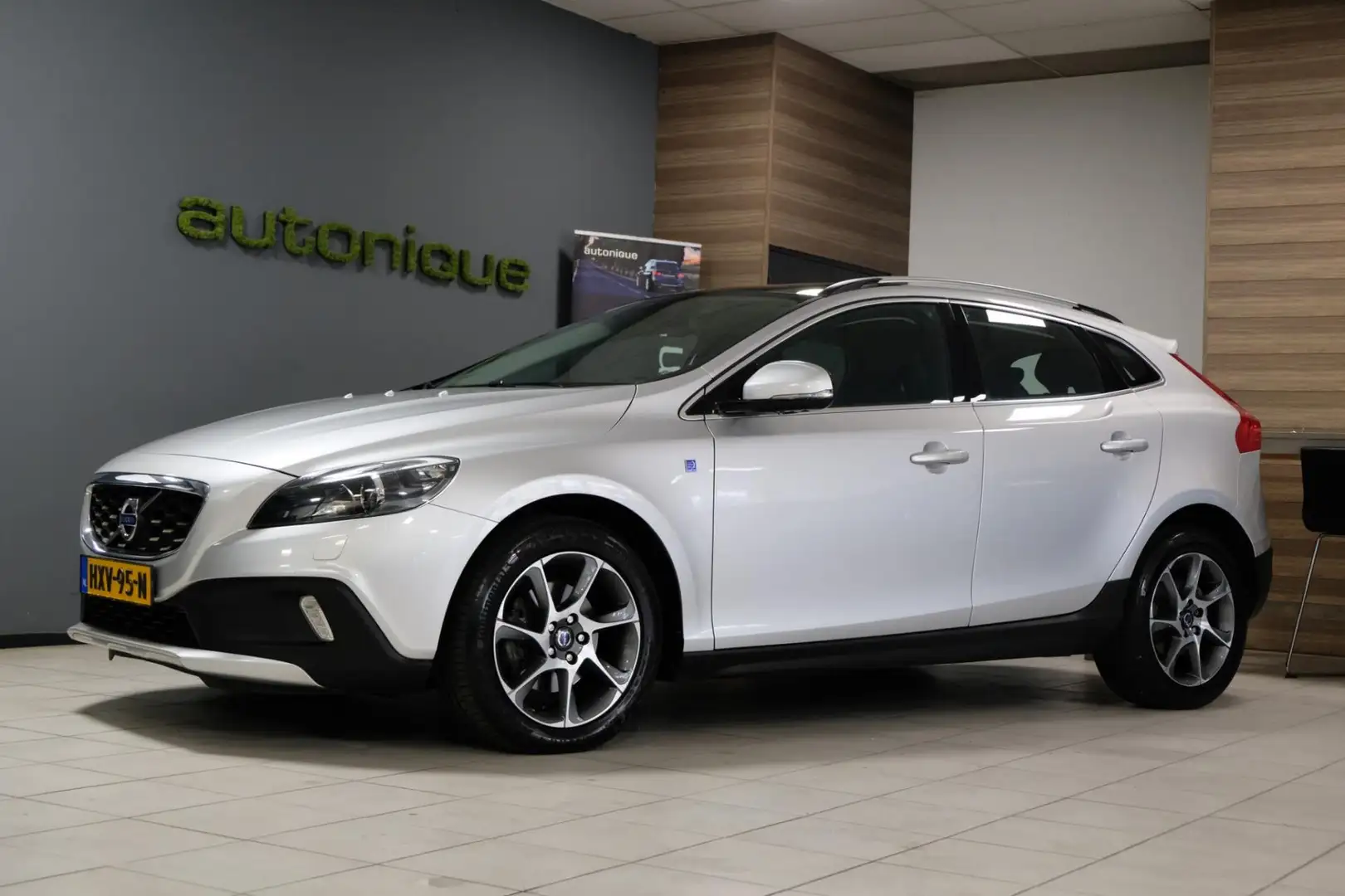 Volvo V40 Cross Country 1.6 T4 Ocean Race *PANORAMADAK* Leder/Navi/Camera/ Gris - 2