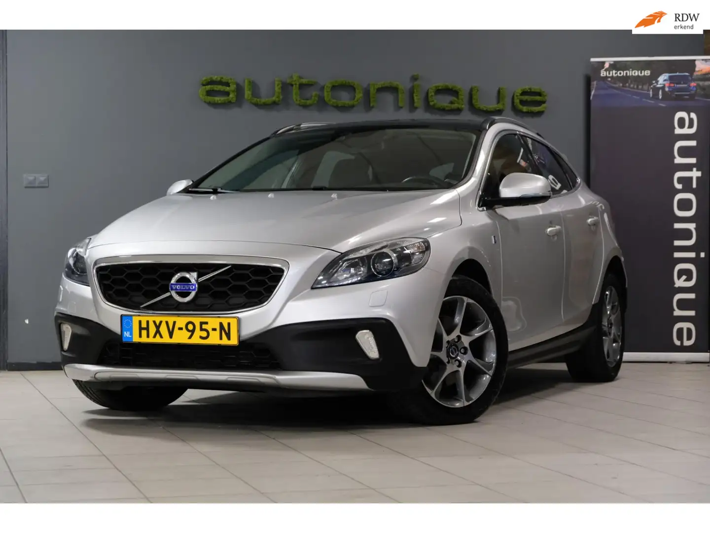 Volvo V40 Cross Country 1.6 T4 Ocean Race *PANORAMADAK* Leder/Navi/Camera/ Gris - 1