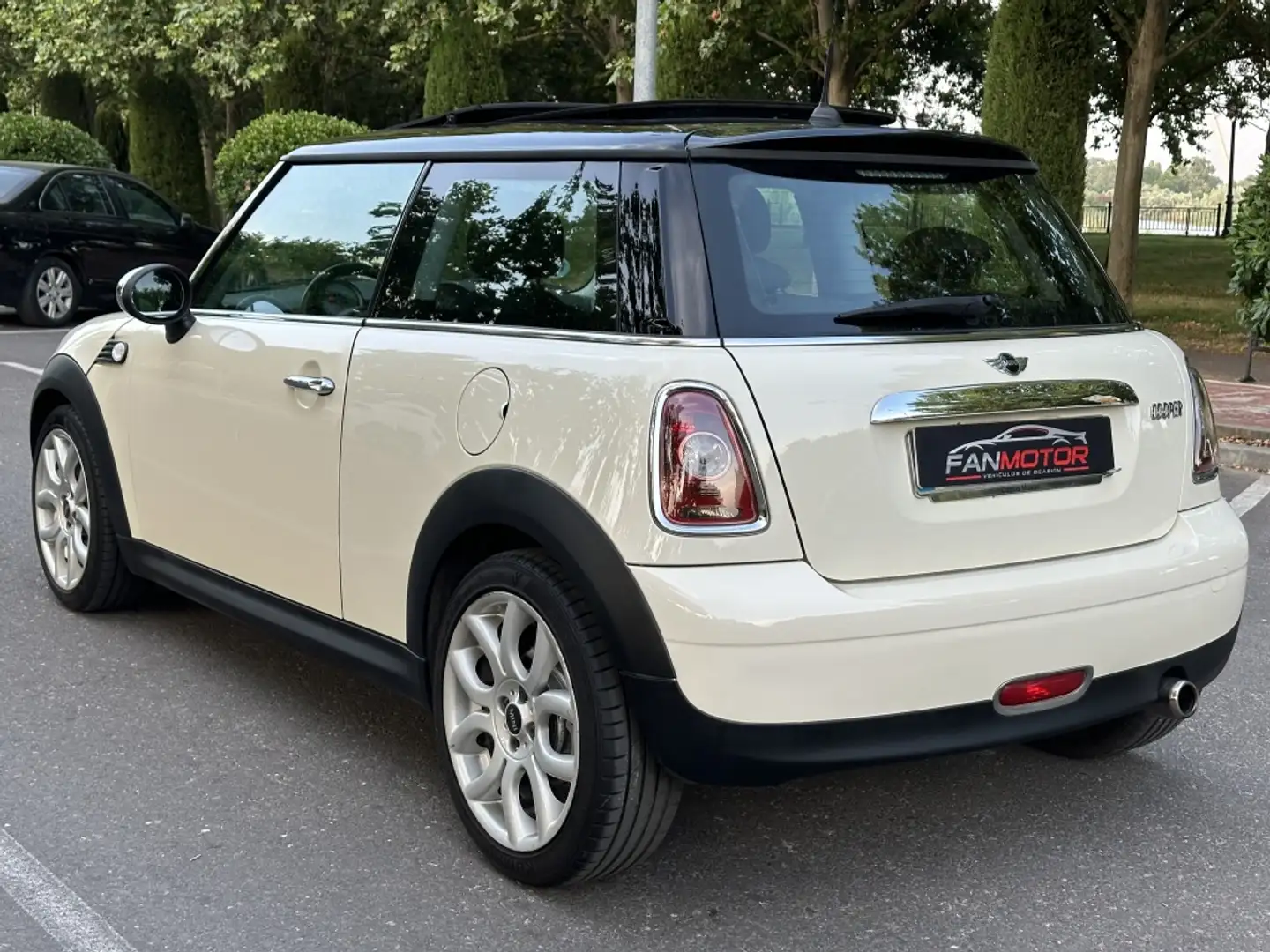 MINI Cooper Beige - 2