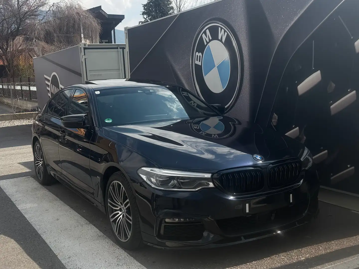 BMW 530 530e PHEV iPerformance Schwarz - 1