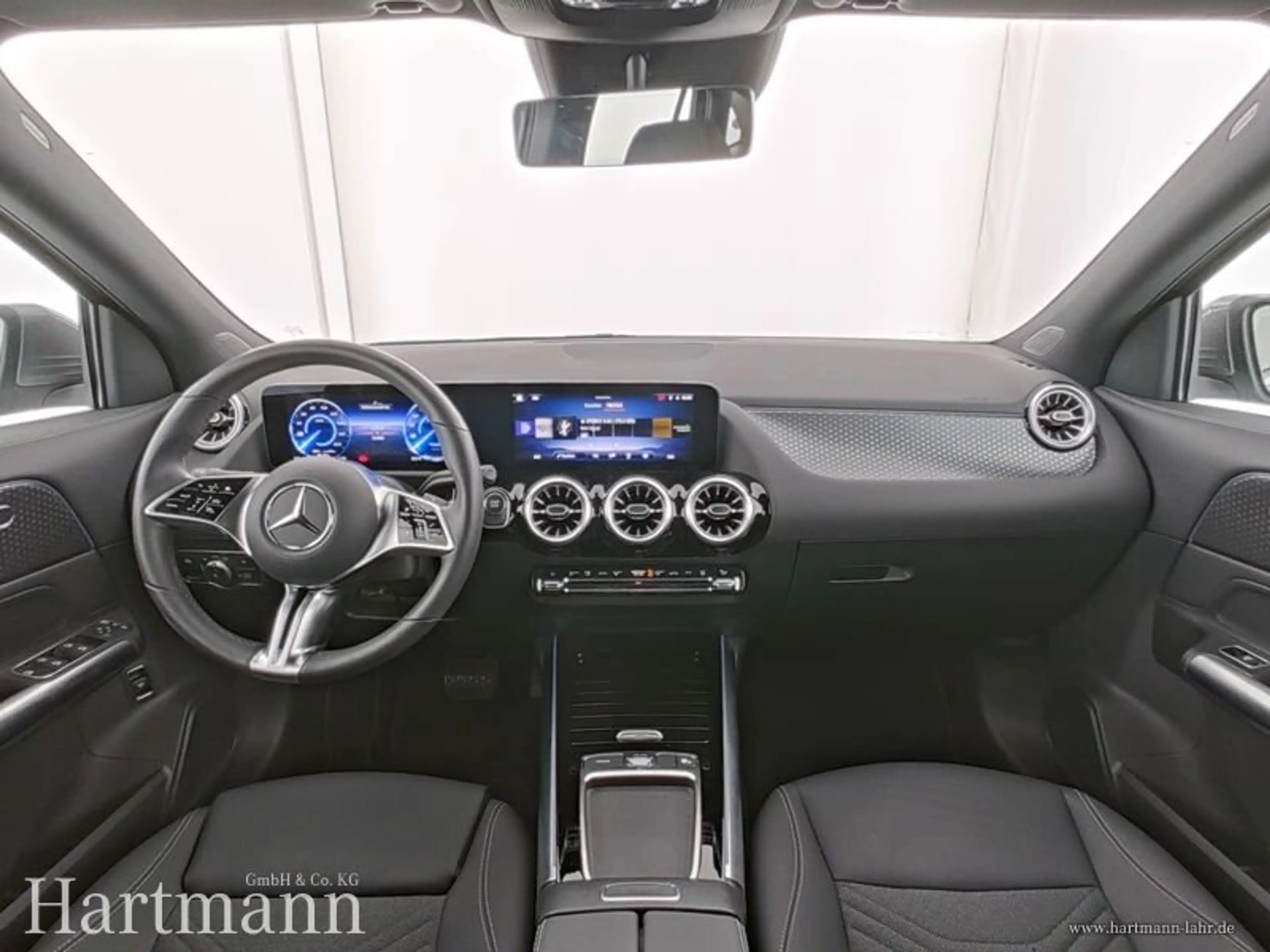 Mercedes-Benz EQA 300 EQA 300 4MATIC Progressive Advanced LED Kamera — photo 5
