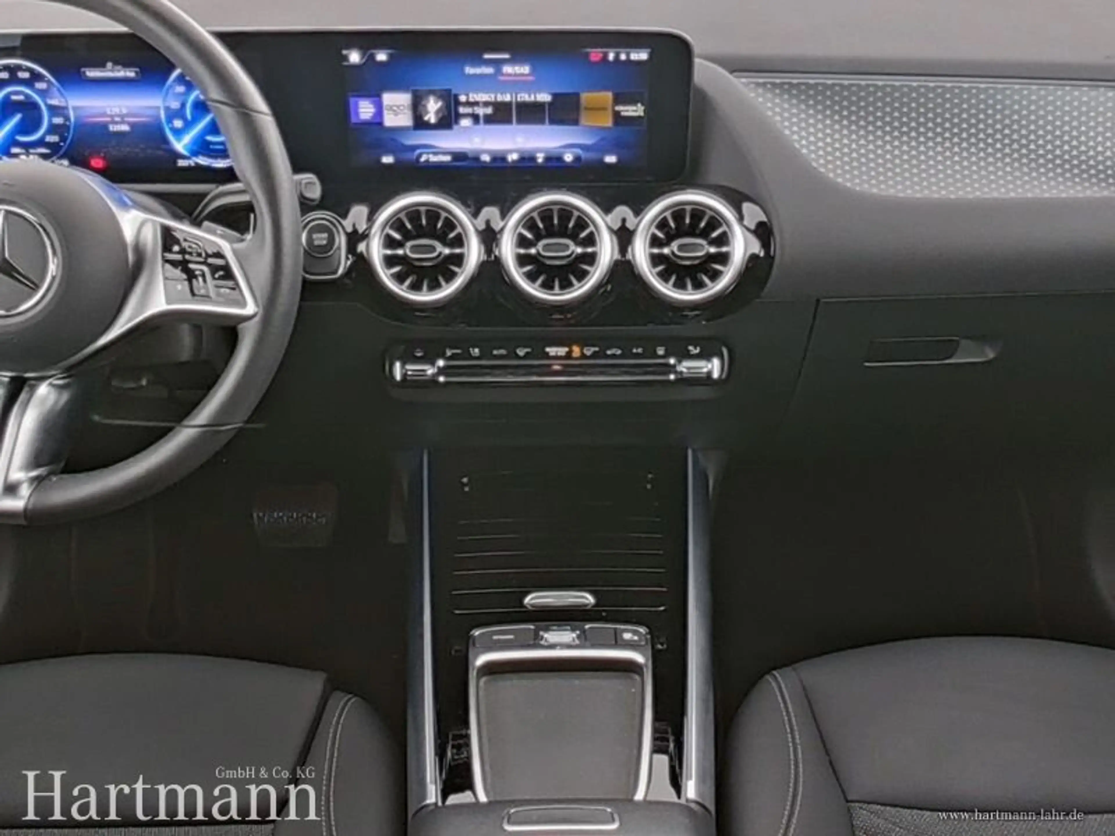 Mercedes-Benz EQA 300 EQA 300 4MATIC Progressive Advanced LED Kamera — photo 7