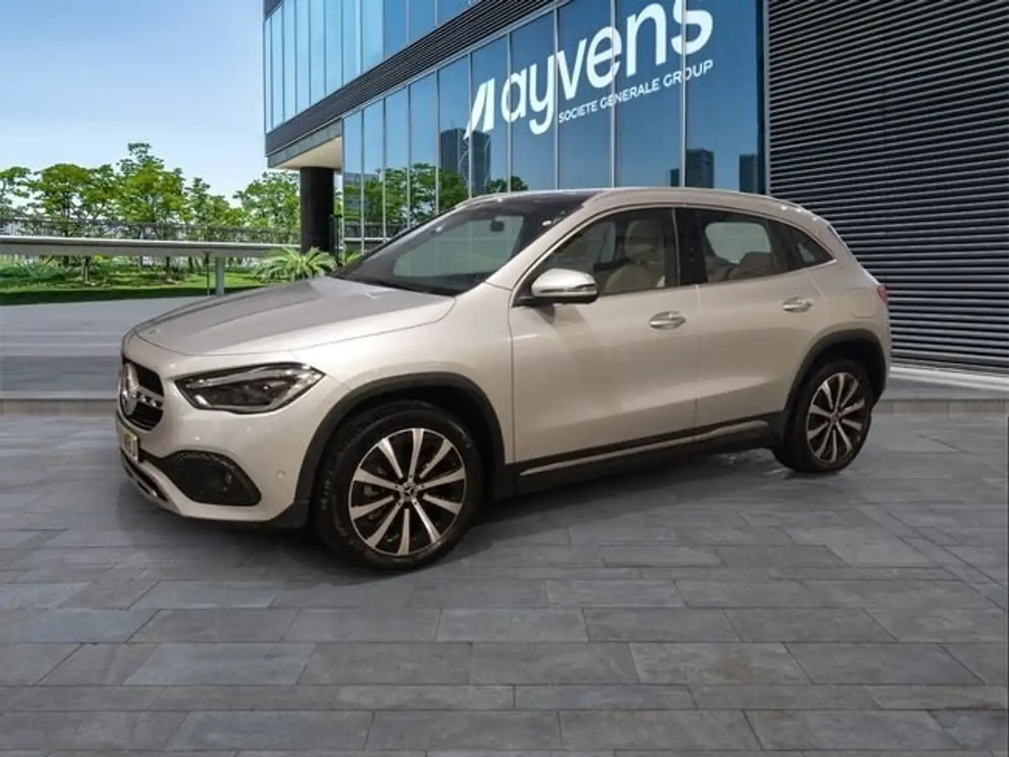 Mercedes-Benz GLA 250 250e Plateado - 1