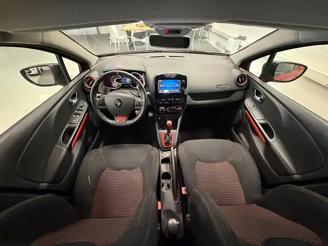 Renault Clio view 11