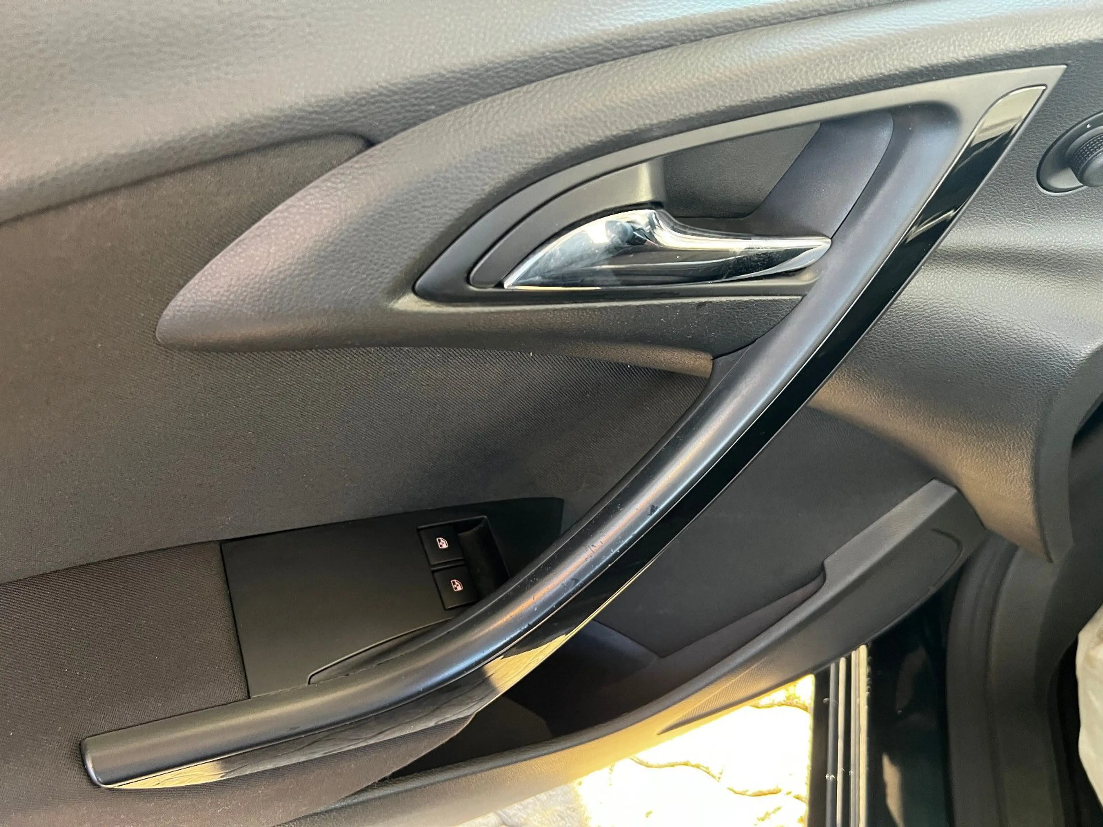 Opel Astra J Sports Tourer Style I Automatik I TÜV 28 — photo 10