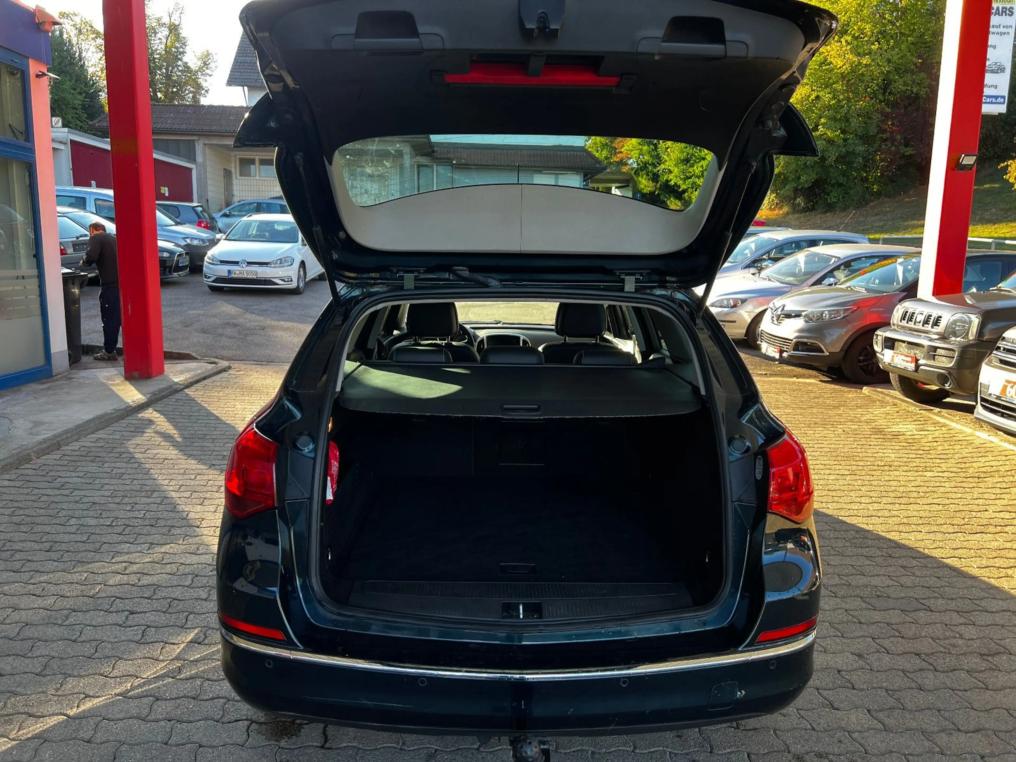 Opel Astra J Sports Tourer Style I Automatik I TÜV 28 — photo 14