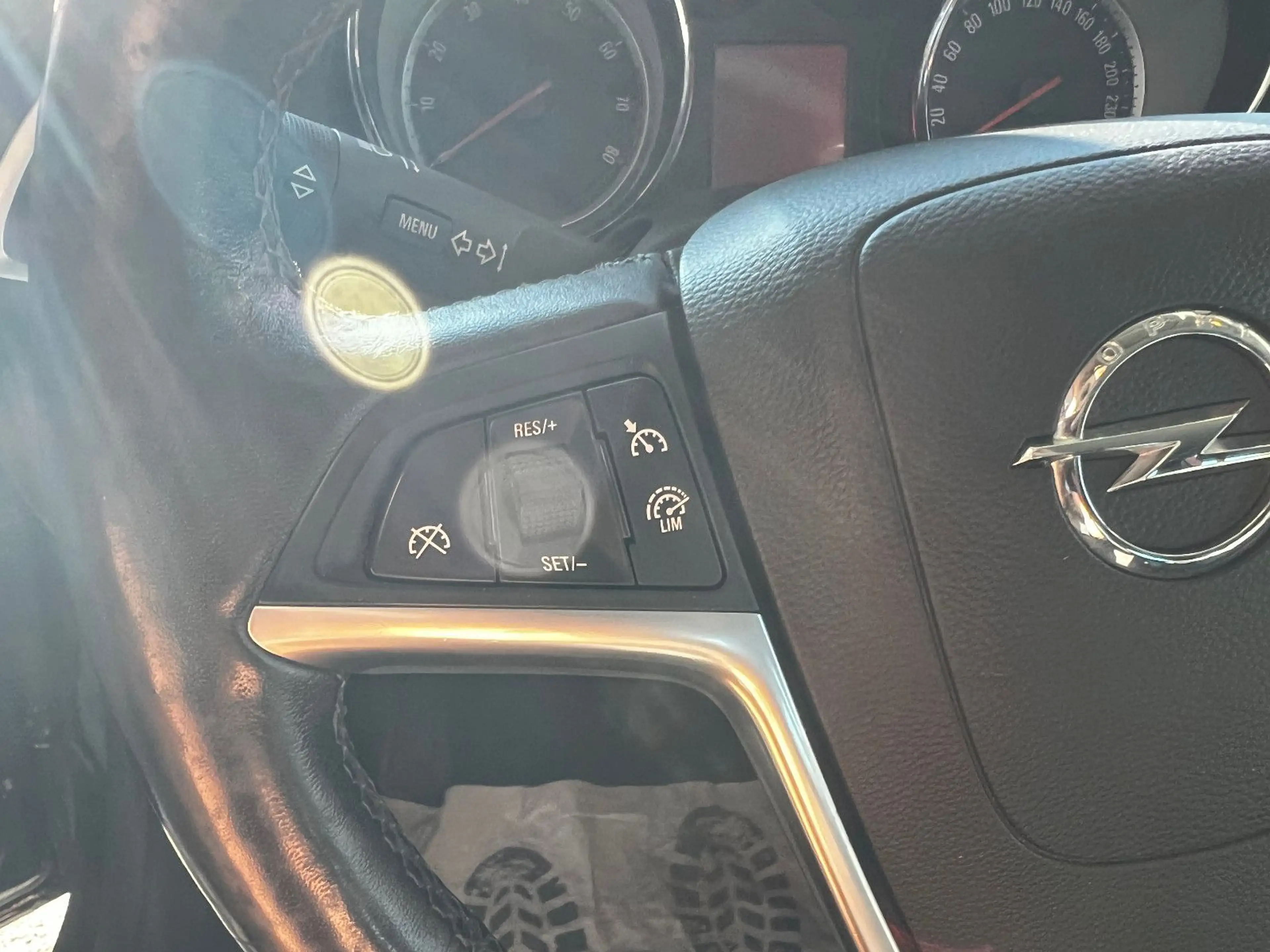 Opel Astra J Sports Tourer Style I Automatik I TÜV 28 — photo 7