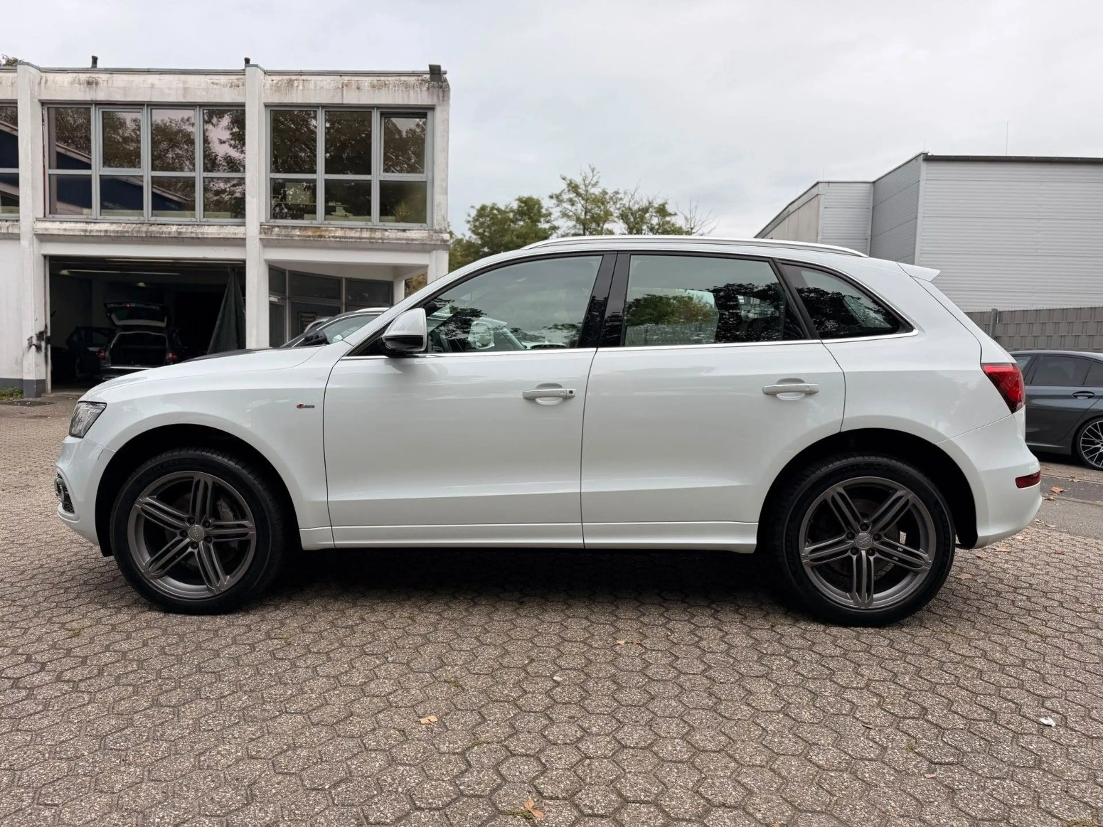 Audi Q5 3.0 TDI Quattro S-Line — photo 3