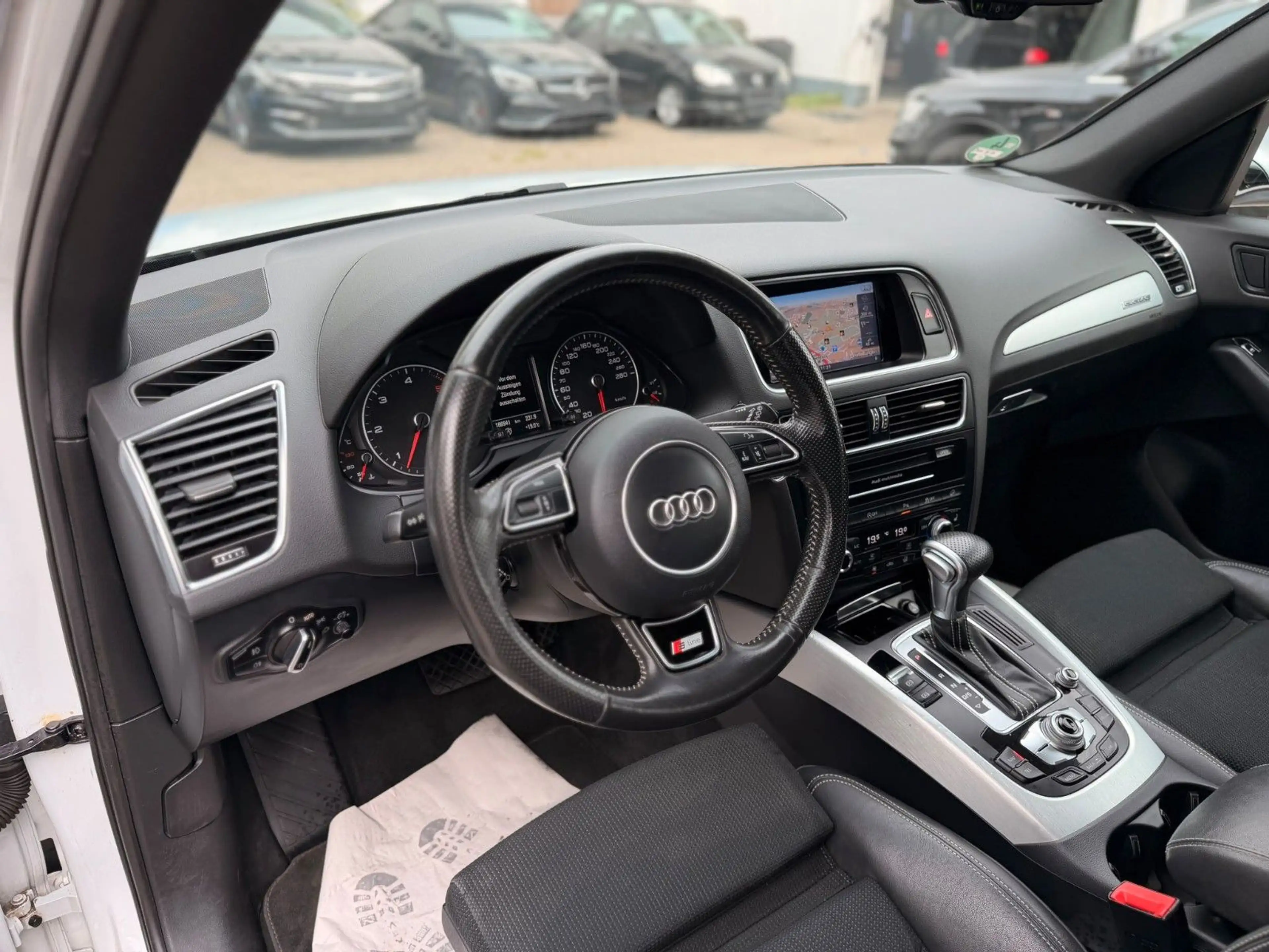 Audi Q5 3.0 TDI Quattro S-Line — photo 11