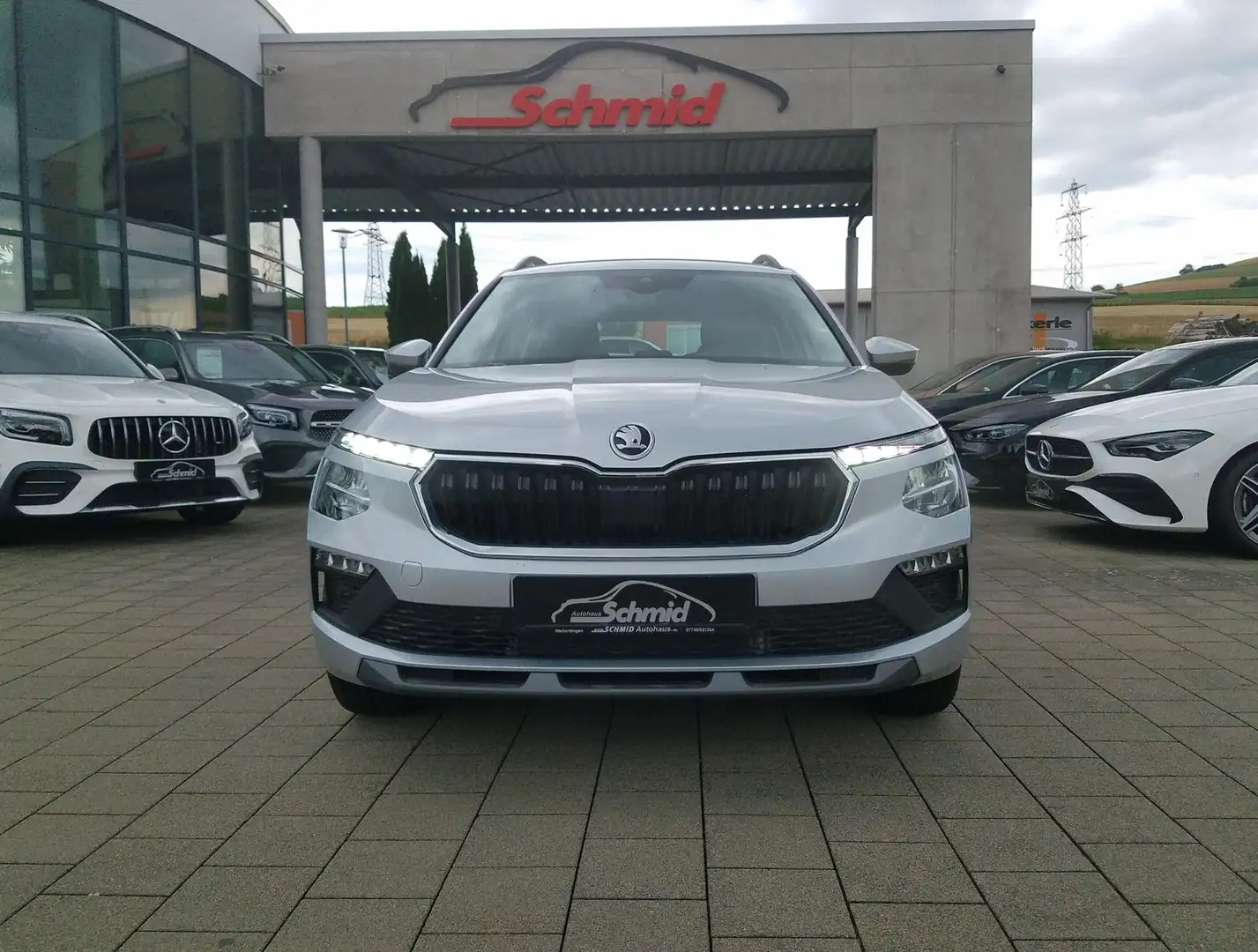 Skoda Kamiq 1,0 TSI DSG Top Selection LED Kamera 85 kW (116... Silber - 2