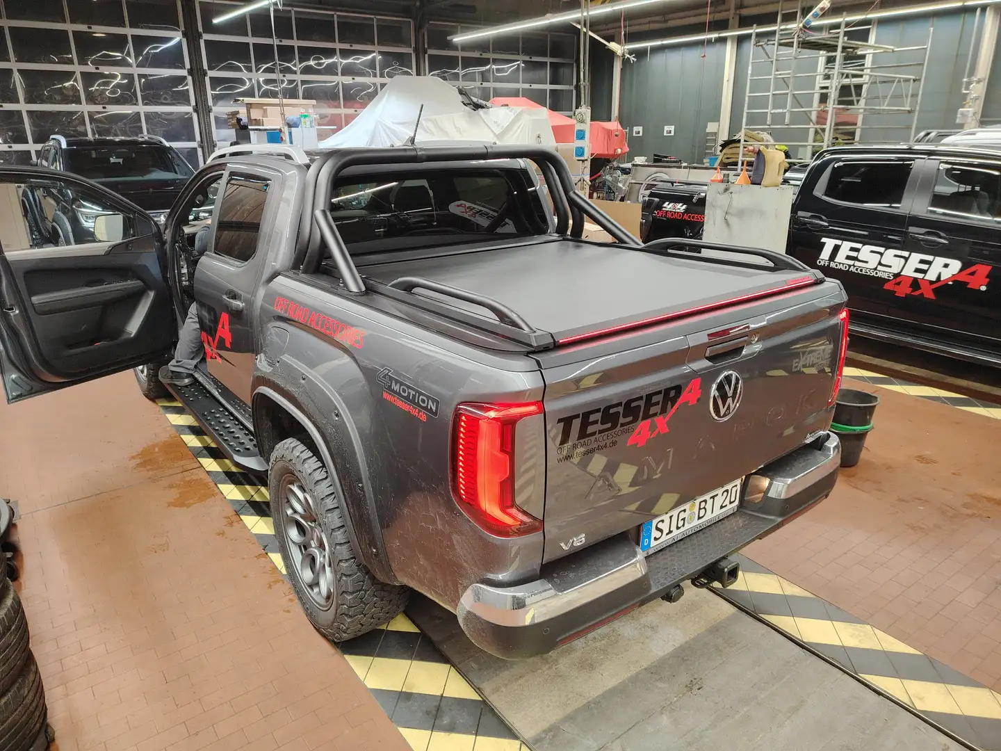 Volkswagen Amarok 3.0 TDI 177 kW Style Doppelkabine 4Motion Gris - 2