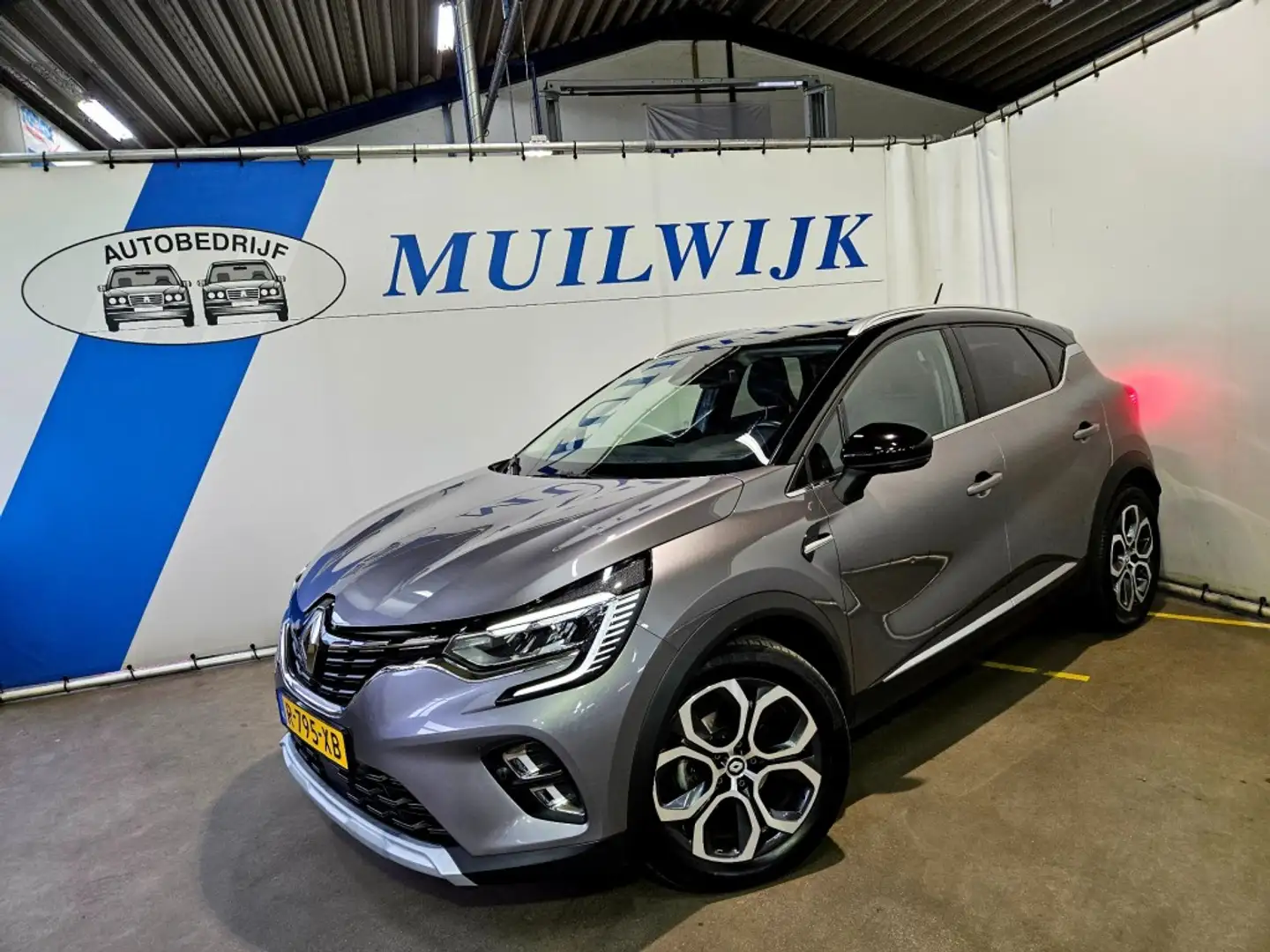 Renault Captur 1.3 TCe 140PK Intens / Trekhaak / Camera / Adaptiv Gris - 1