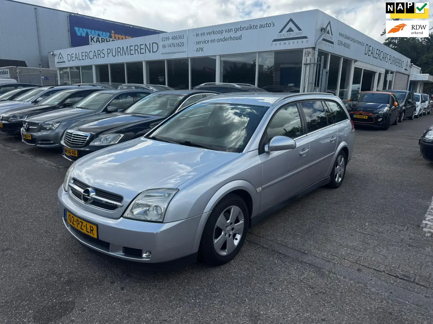 Opel Vectra Wagon 1.8-16V Elegance Grijs - 1