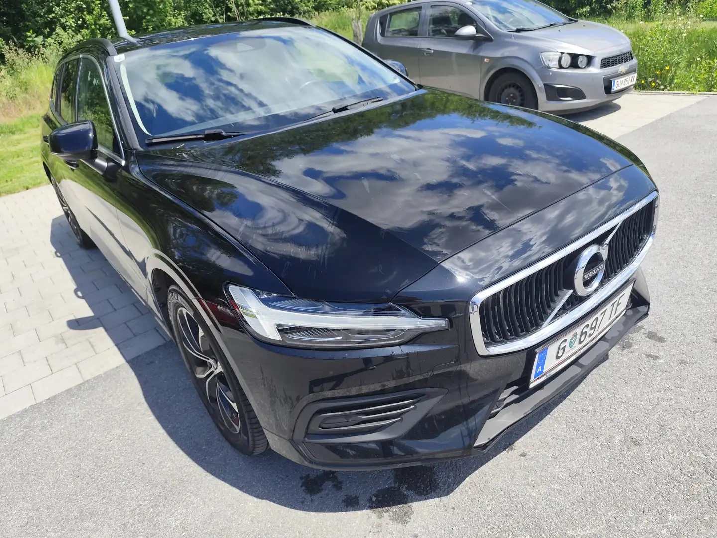 Volvo V60 V60 D4 Momentum Geartronic Momentum Schwarz - 1
