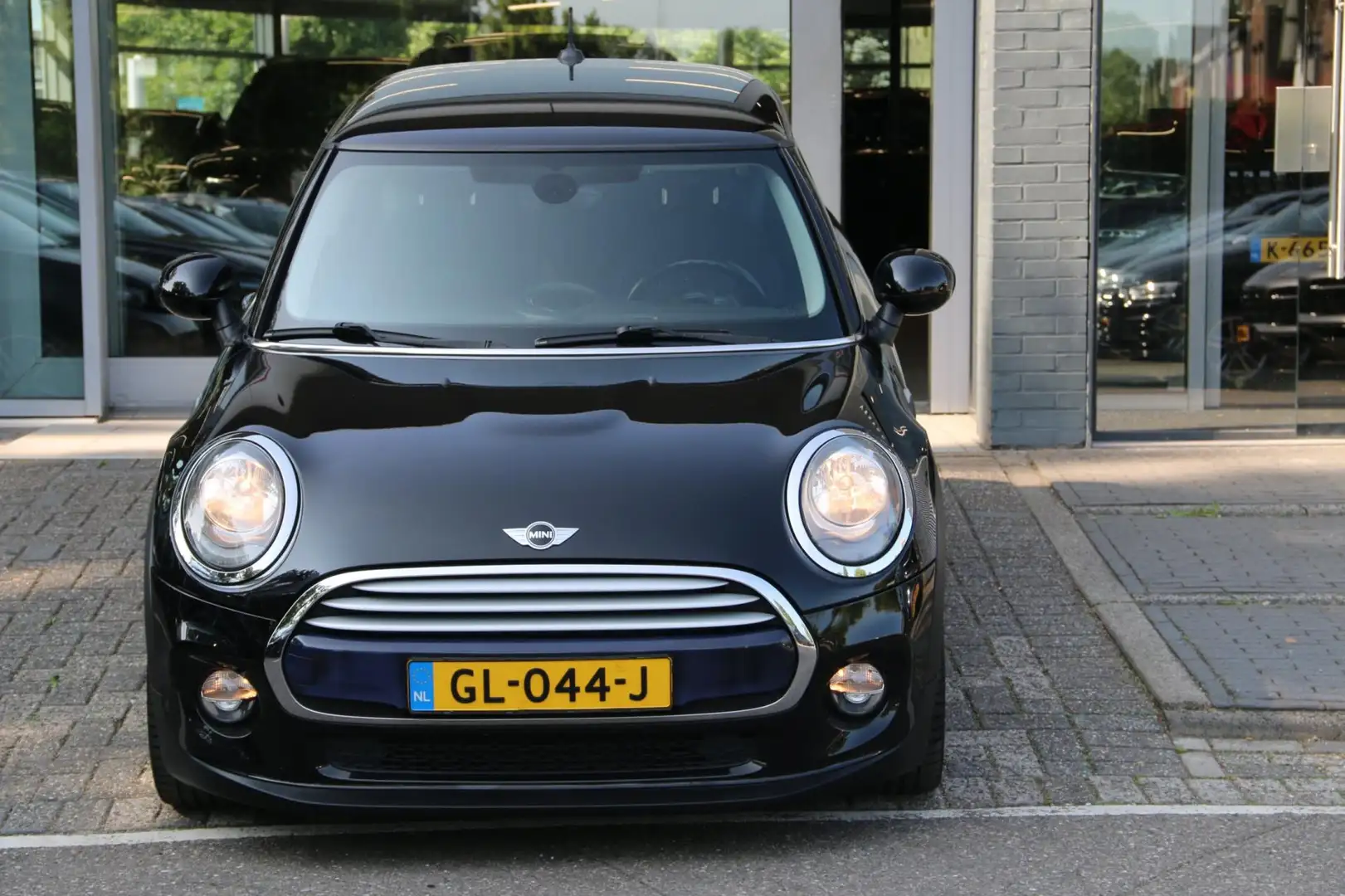 MINI Cooper Mini 1.5 NL-AUTO DEALER OND. NAVI ! Noir - 2
