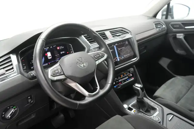 Volkswagen Tiguan Allspace view 12