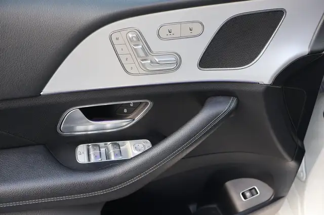 Mercedes-Benz 300 view 12
