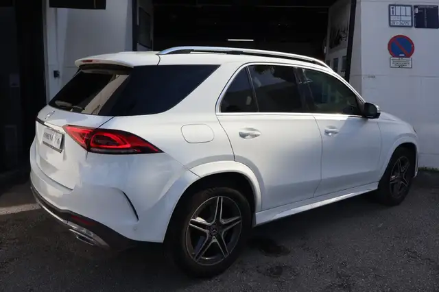 Mercedes-Benz 300 view 6