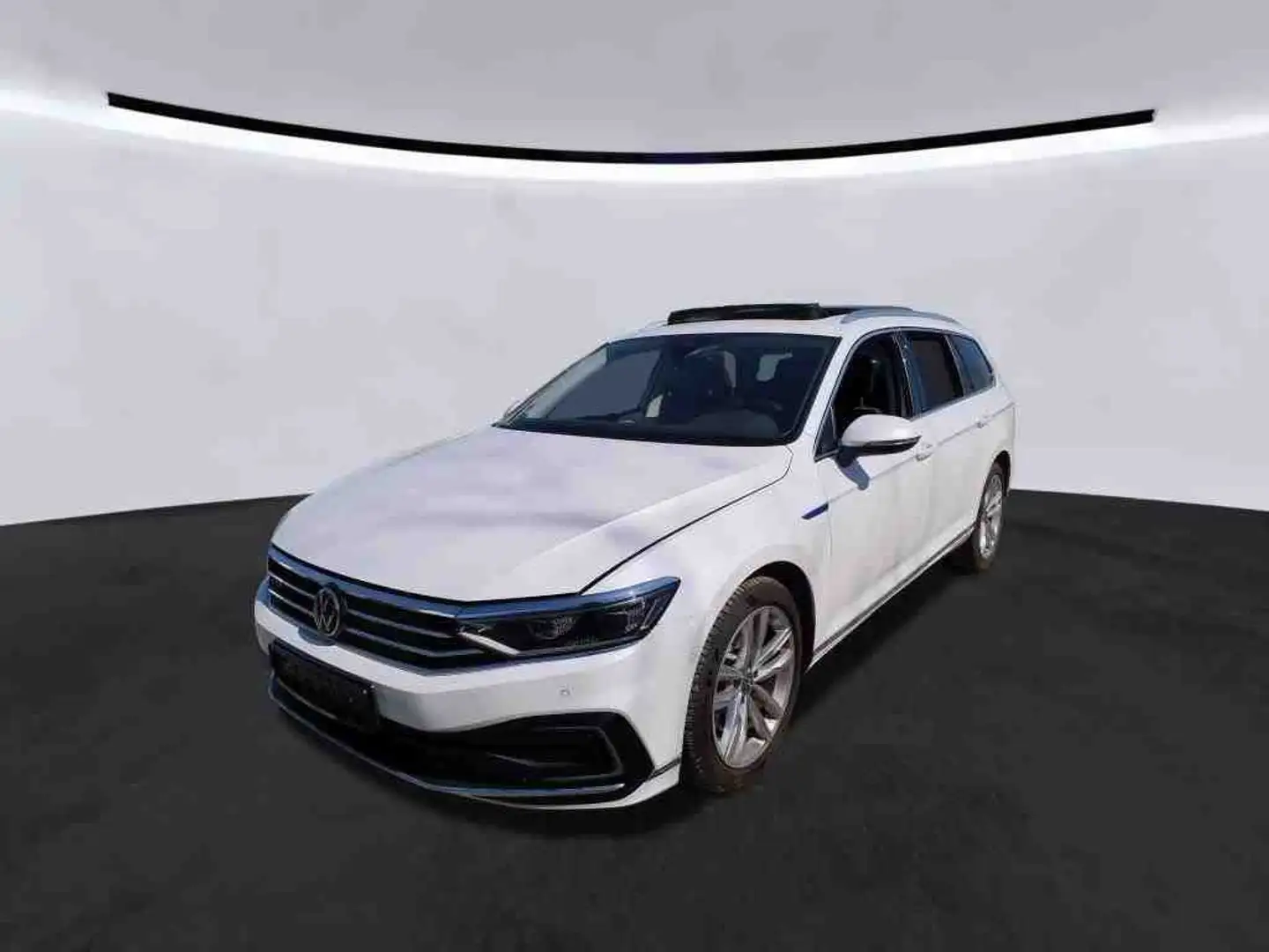 Volkswagen Passat Variant 1.4 TSI GTE StandHZG AHK-klappbar El. Panodach Nav Wit - 1