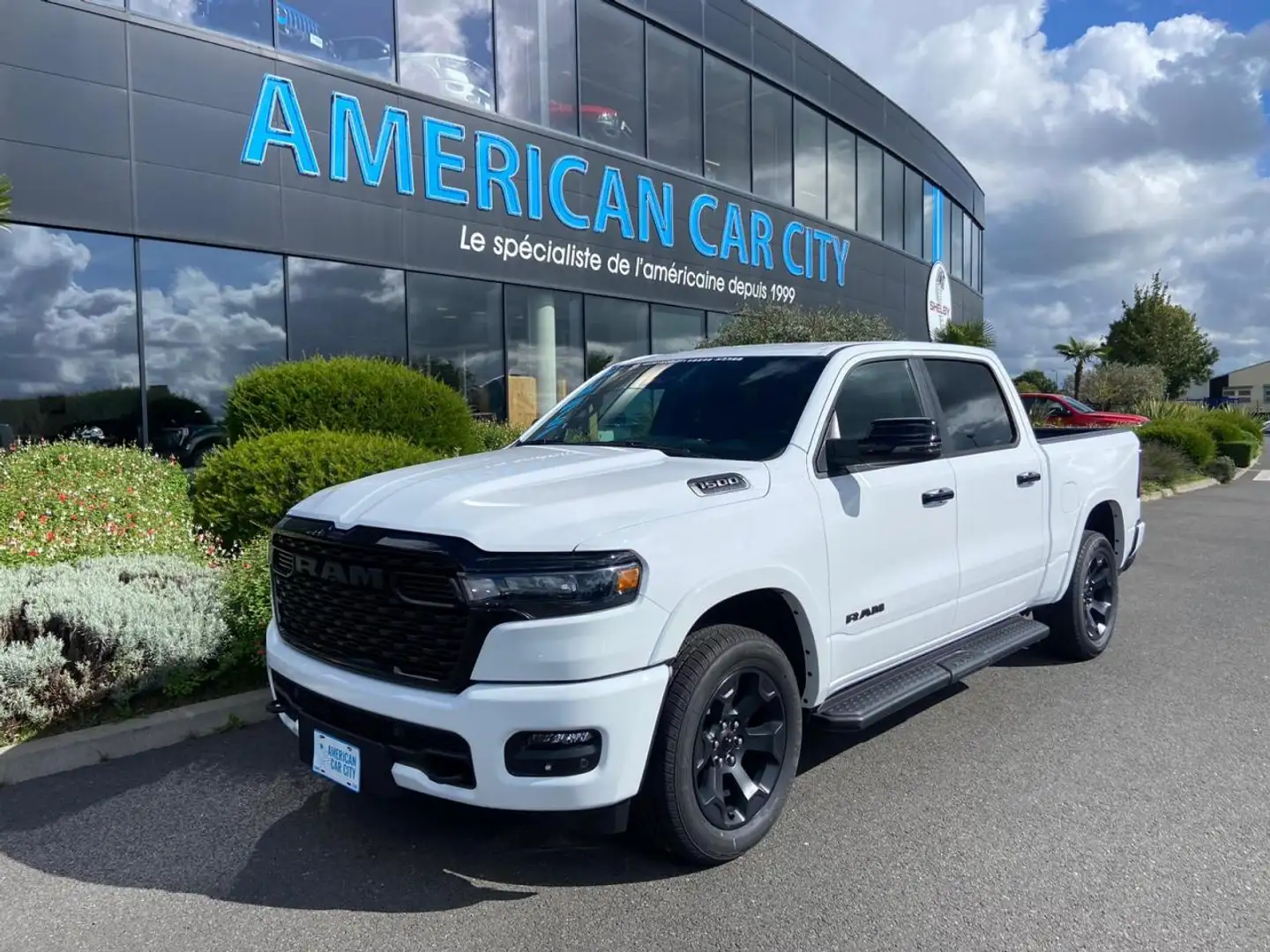 Dodge RAM 1500 CREW CAB BIGHORN NIGHT EDITION 2025 Blanc - 1