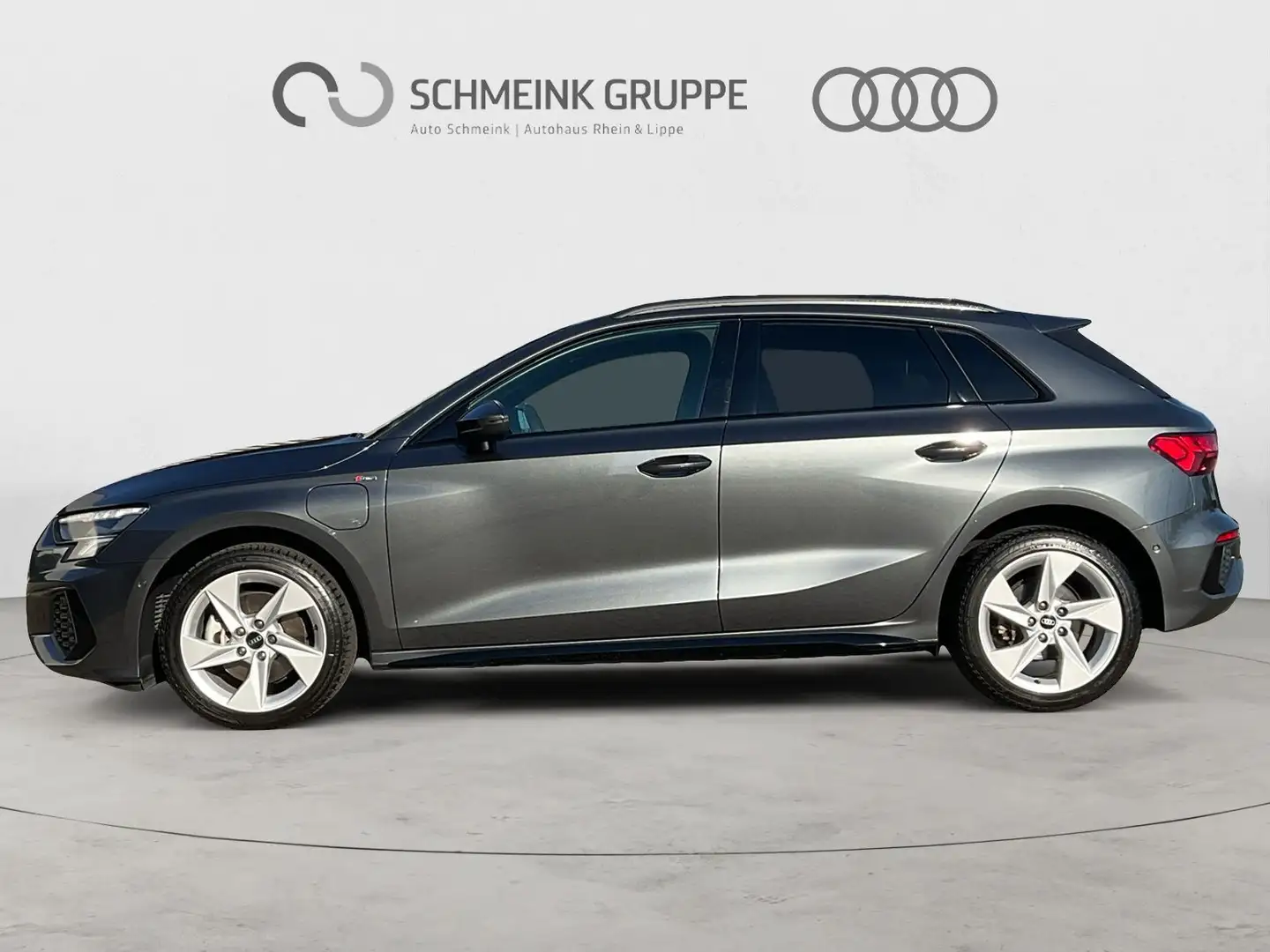 Audi A3 40 TFSI e S line AHK ACC ALLWETTER Gris - 2