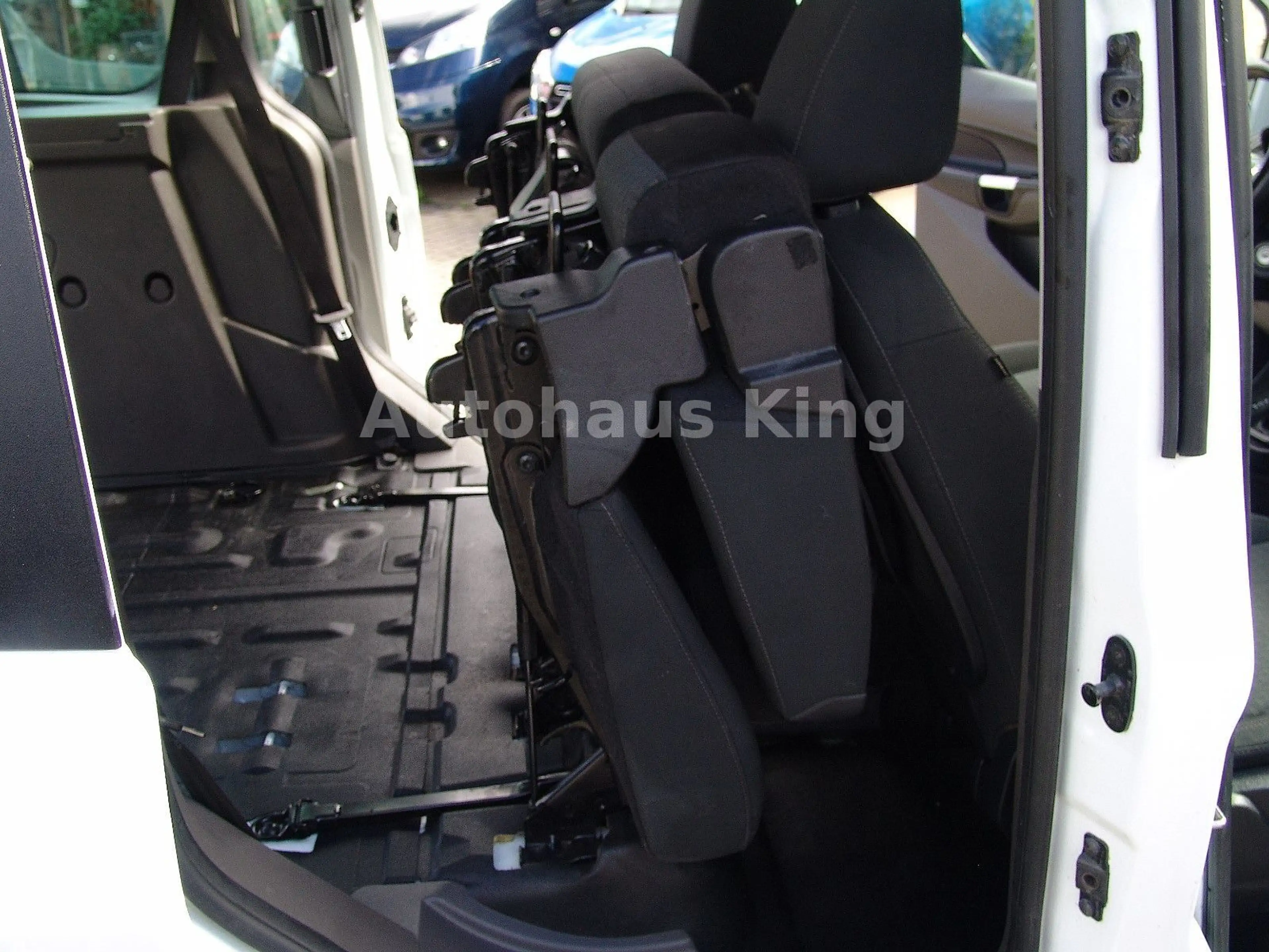 Ford Tourneo Connect Trend - NAVI/AUTOM — photo 12