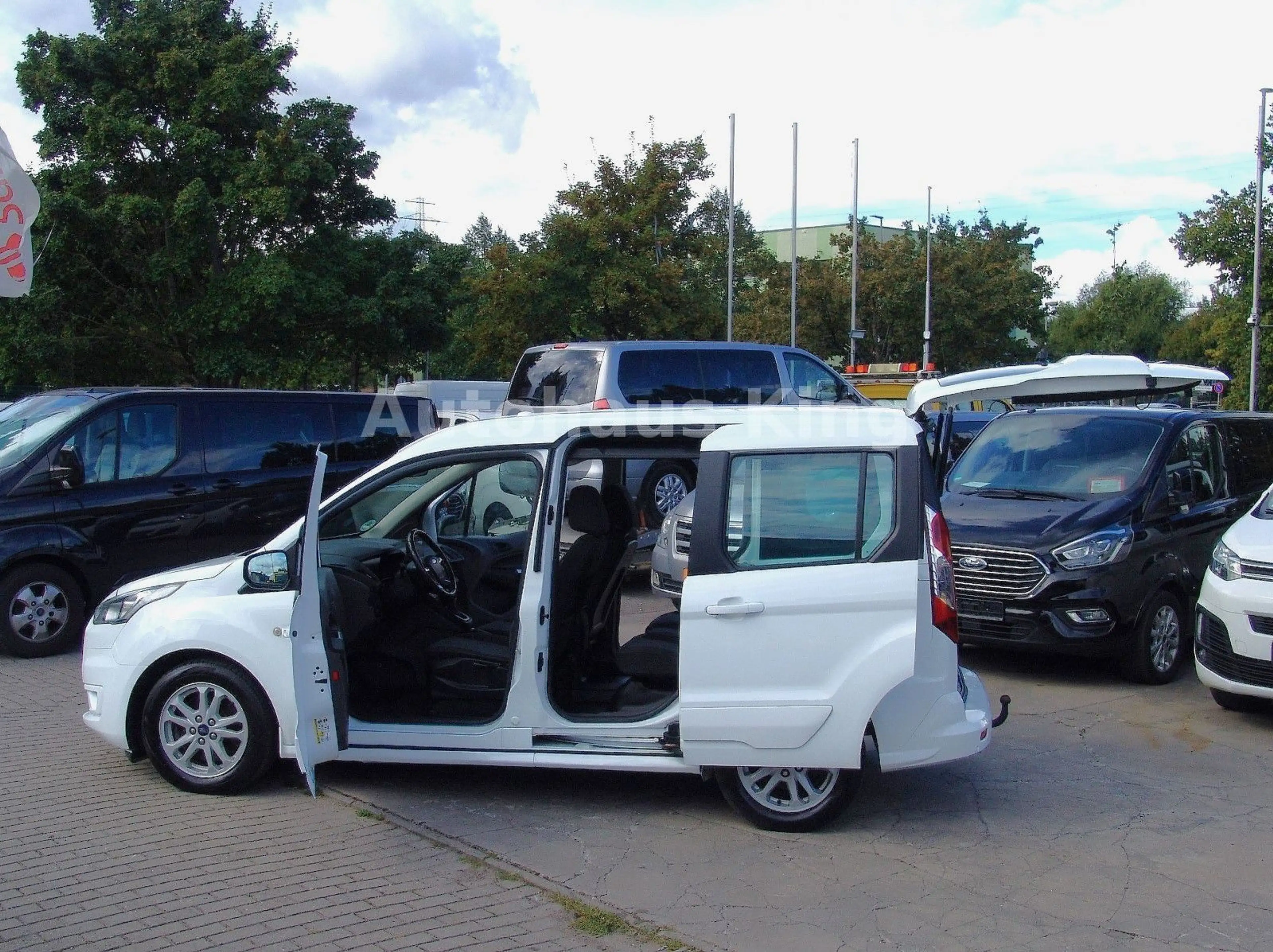 Ford Tourneo Connect Trend - NAVI/AUTOM — photo 4